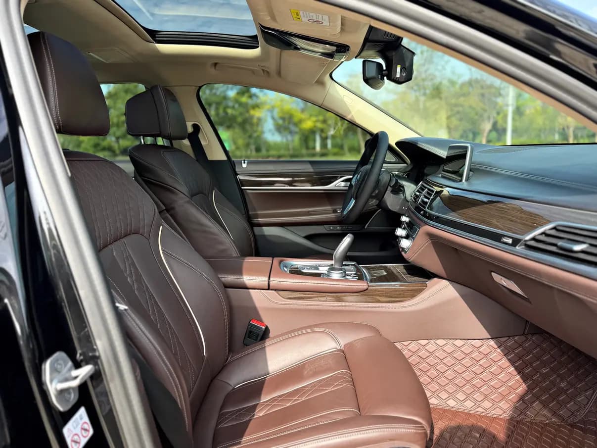 BMW 7 Series 2021 г. 98046 км. — фото 19