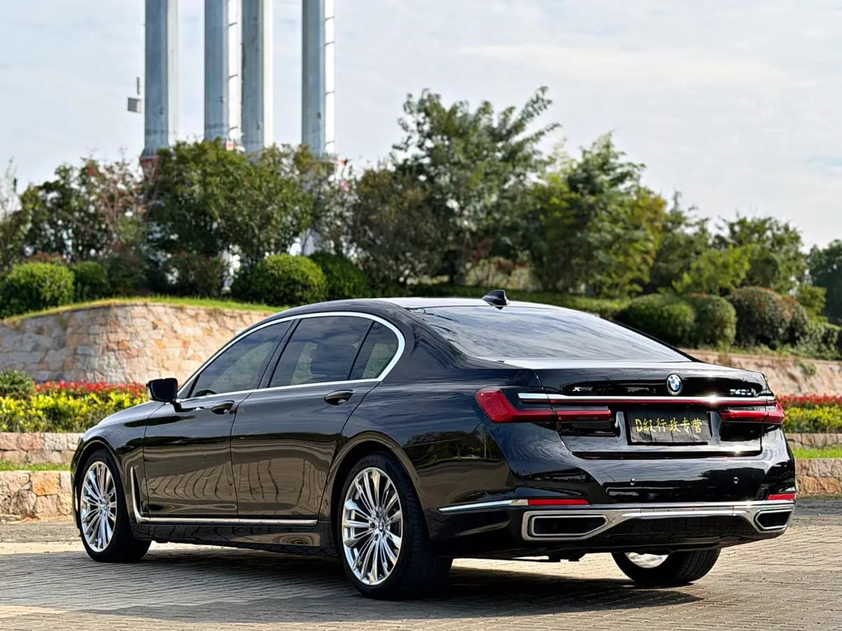 BMW 7 Series 2021 г. 98046 км. — фото 4