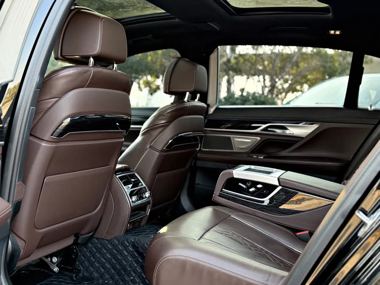 BMW 7 Series 2022 г. 48099 км. — фото 17