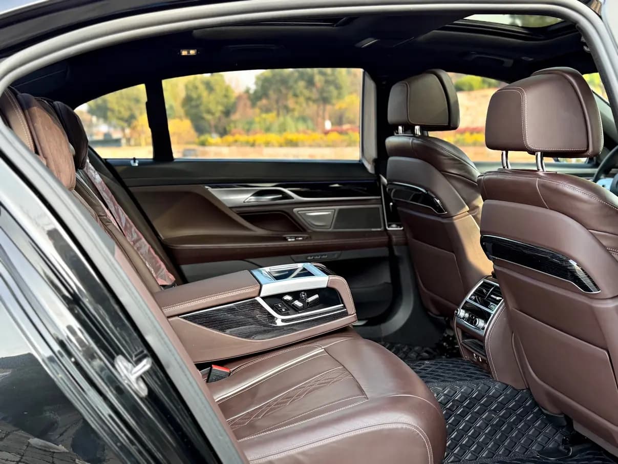 BMW 7 Series 2022 г. 48099 км. — фото 19