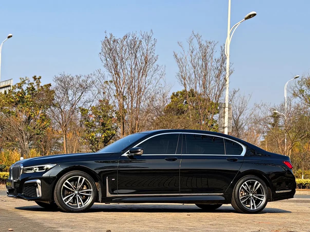 BMW 7 Series 2022 г. 48099 км. — фото 4
