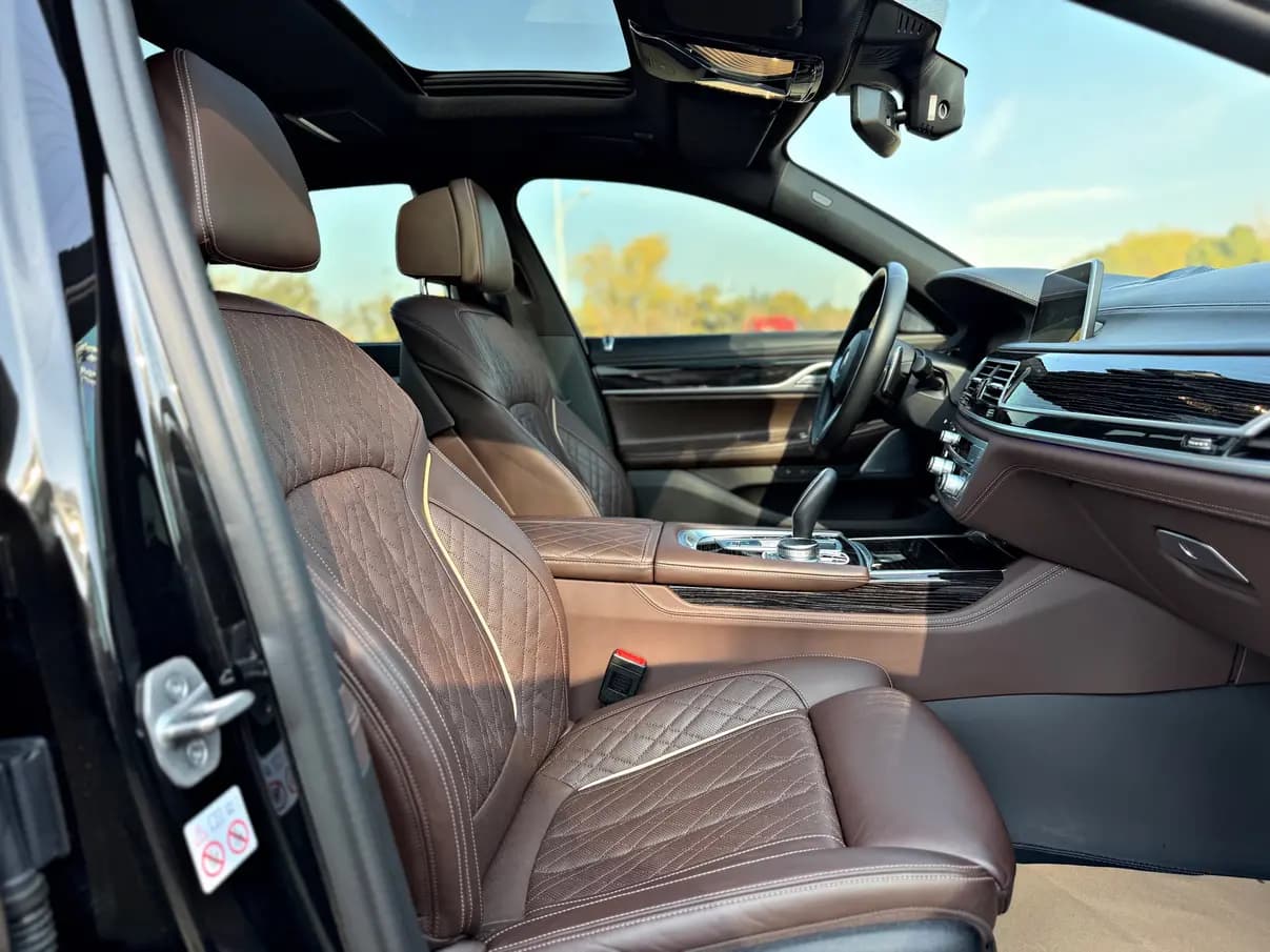 BMW 7 Series 2022 г. 40096 км. — фото 16