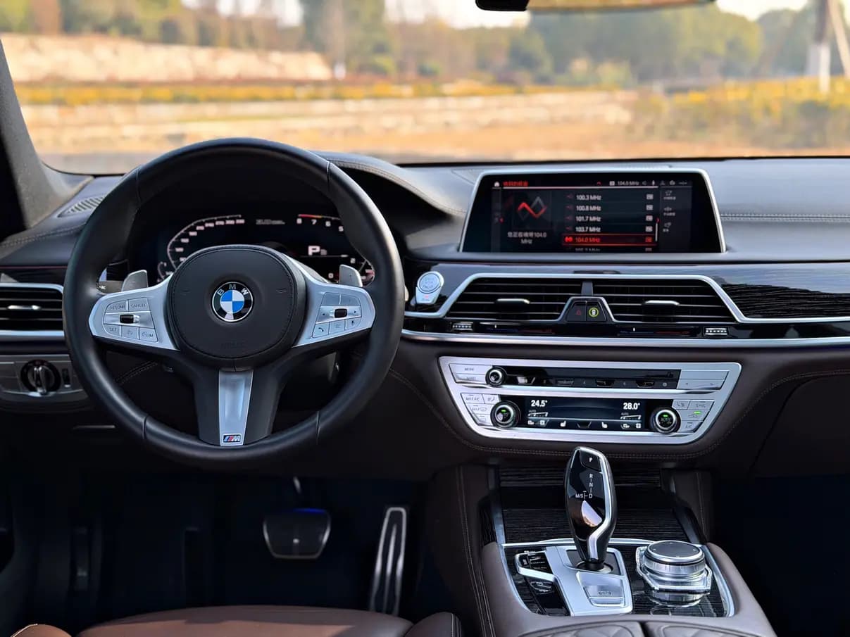 BMW 7 Series 2022 г. 40096 км. — фото 10