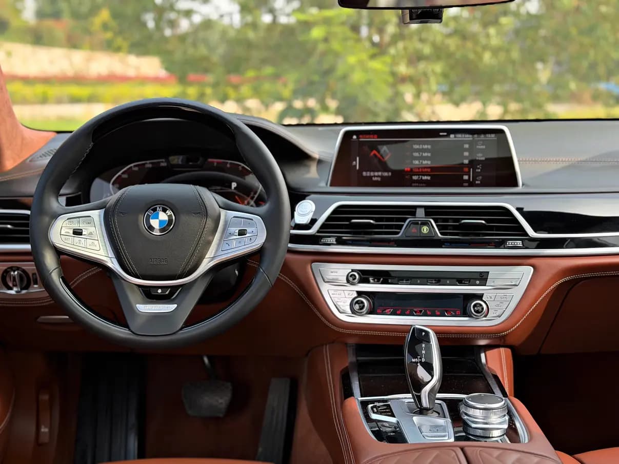 BMW 7 Series 2021 г. 76045 км. — фото 15