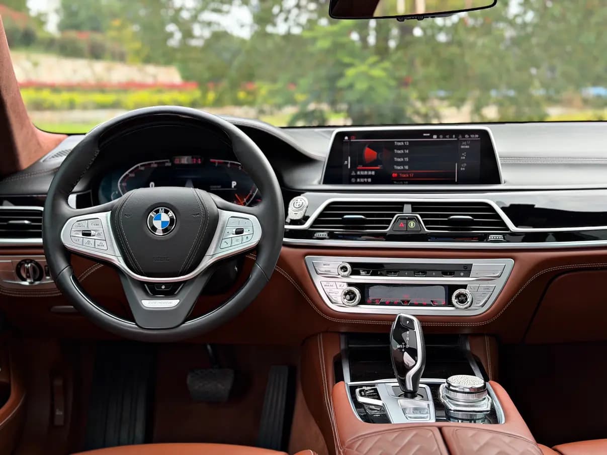 BMW 7 Series 2021 г. 88044 км. — фото 14
