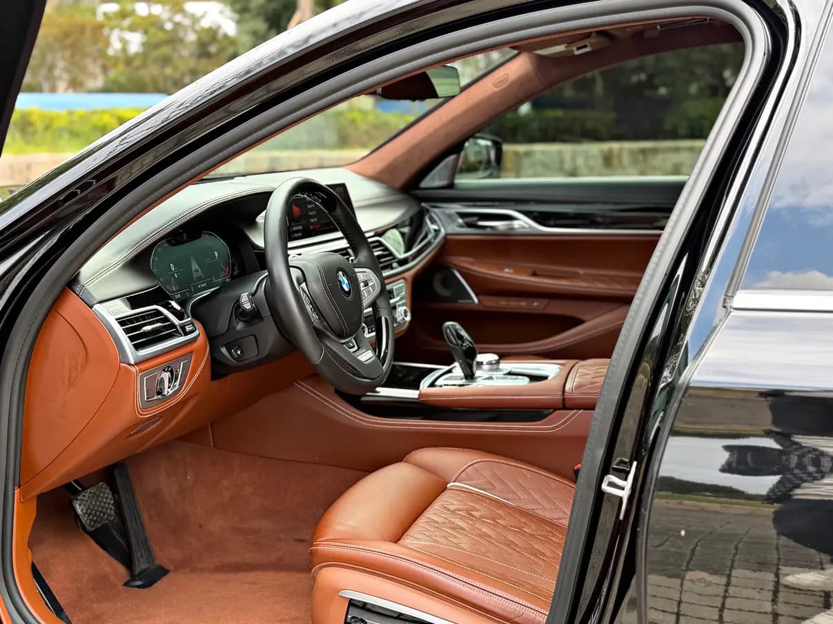 BMW 7 Series 2021 г. 88044 км. — фото 15