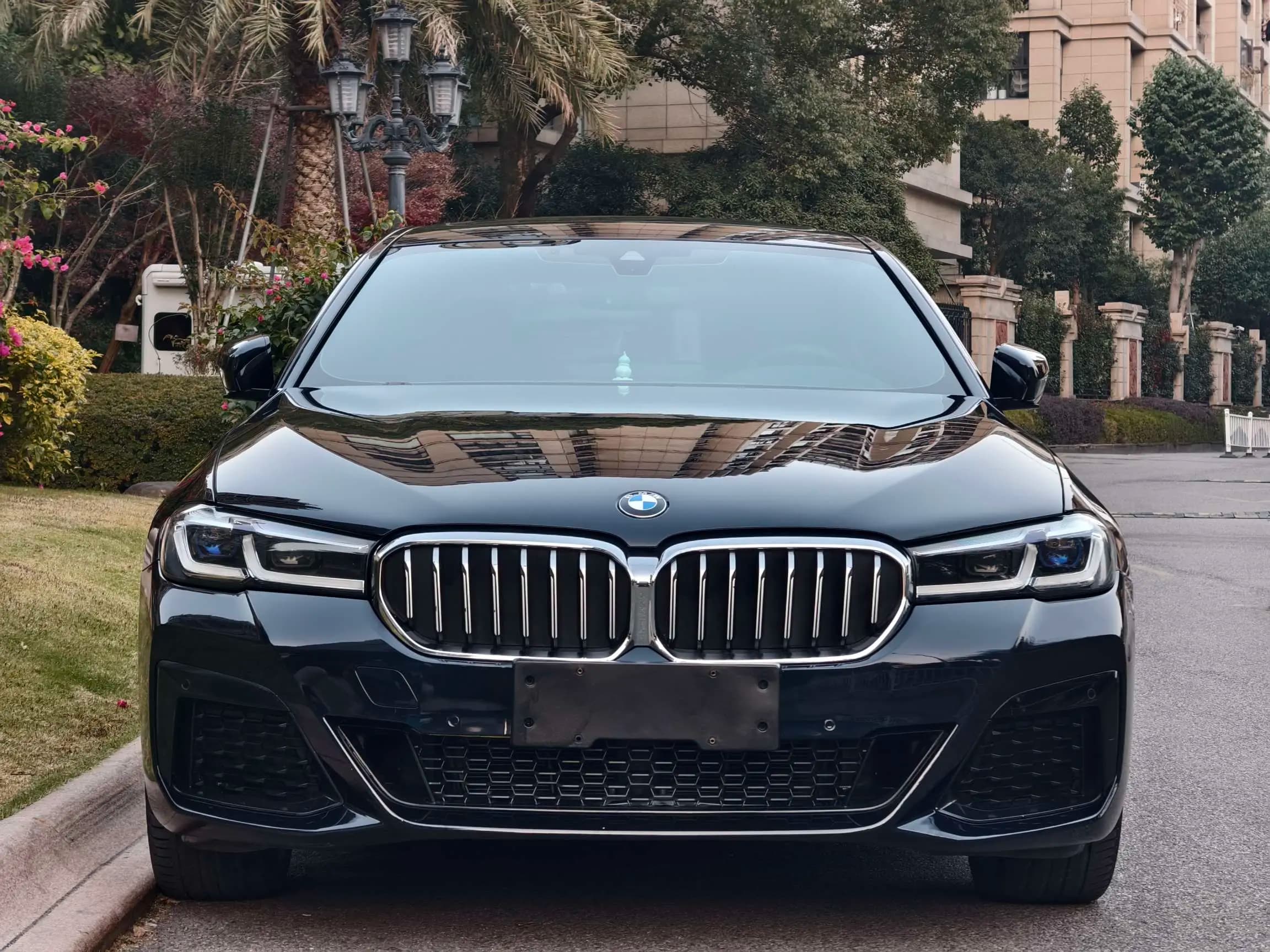 BMW 5 Series 2022 г. 68094 км. — фото 2