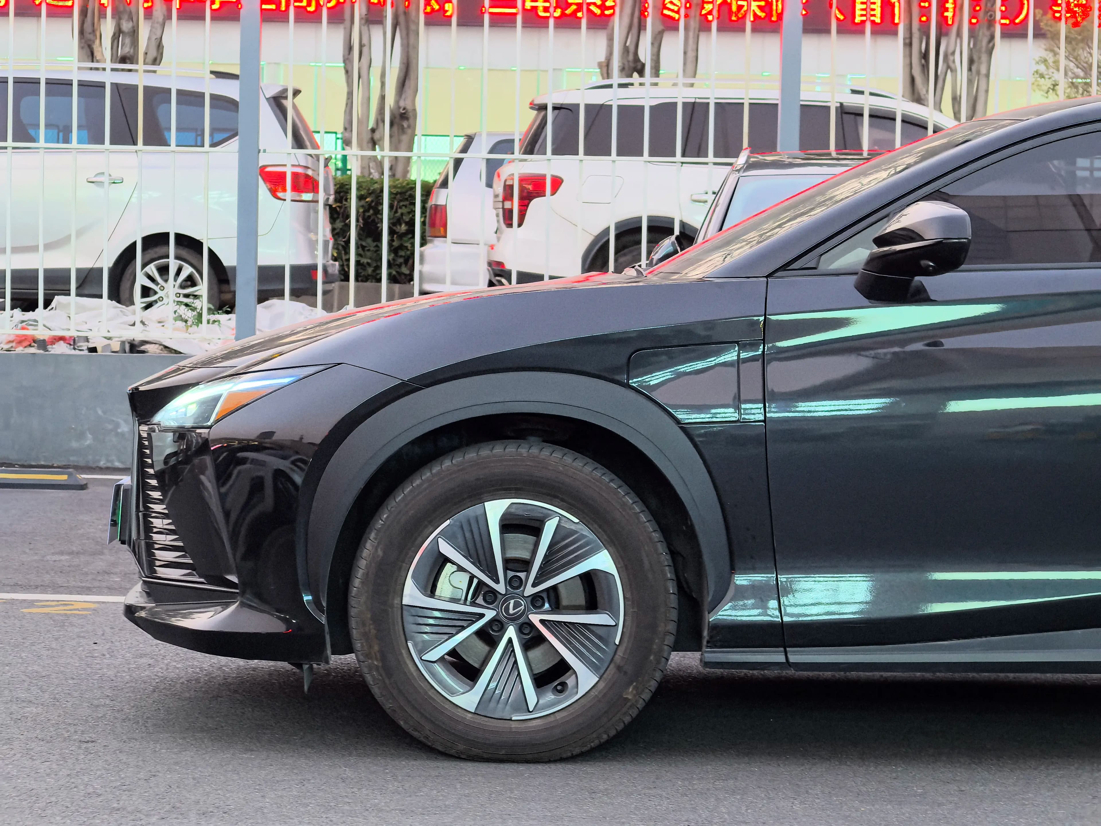 Lexus RZ 2023 г. 23093 км. — фото 7