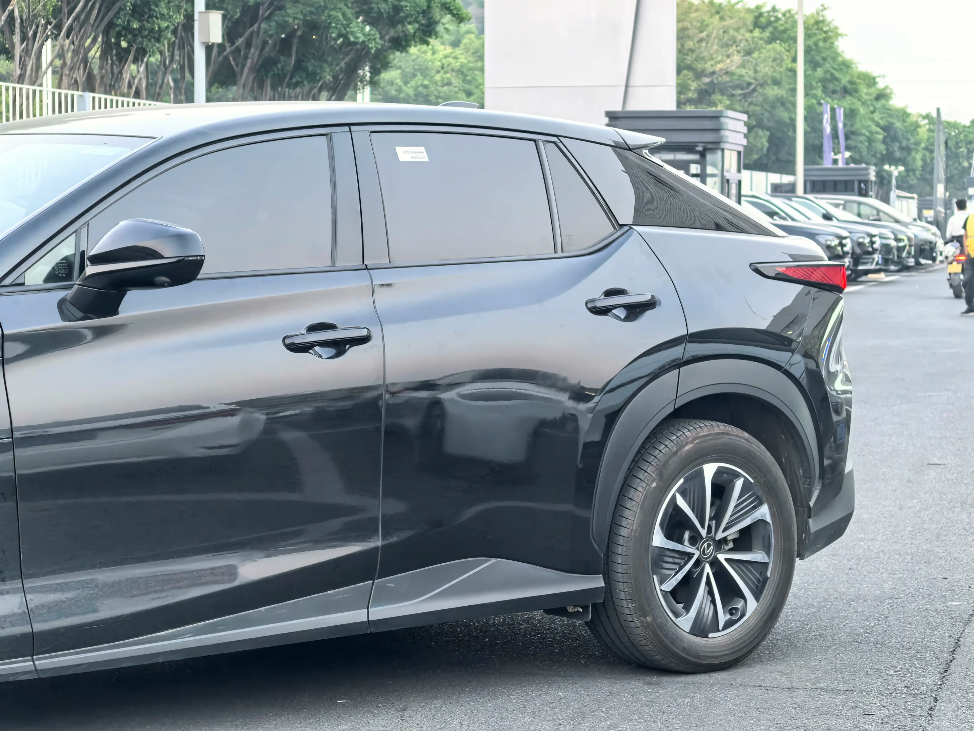 Lexus RZ 2023 г. 23093 км. — фото 10