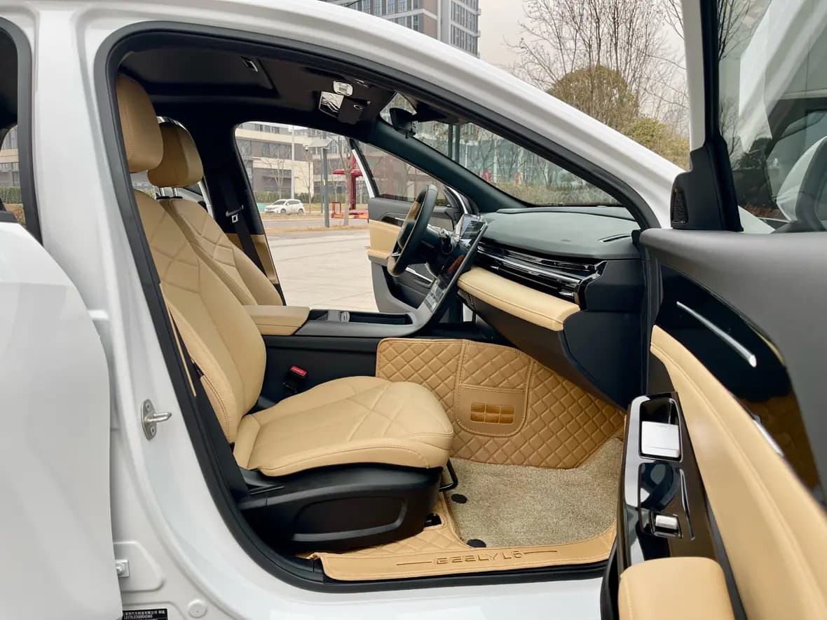 Geely Galaxy L6 2024 г. 10634 км. — фото 22