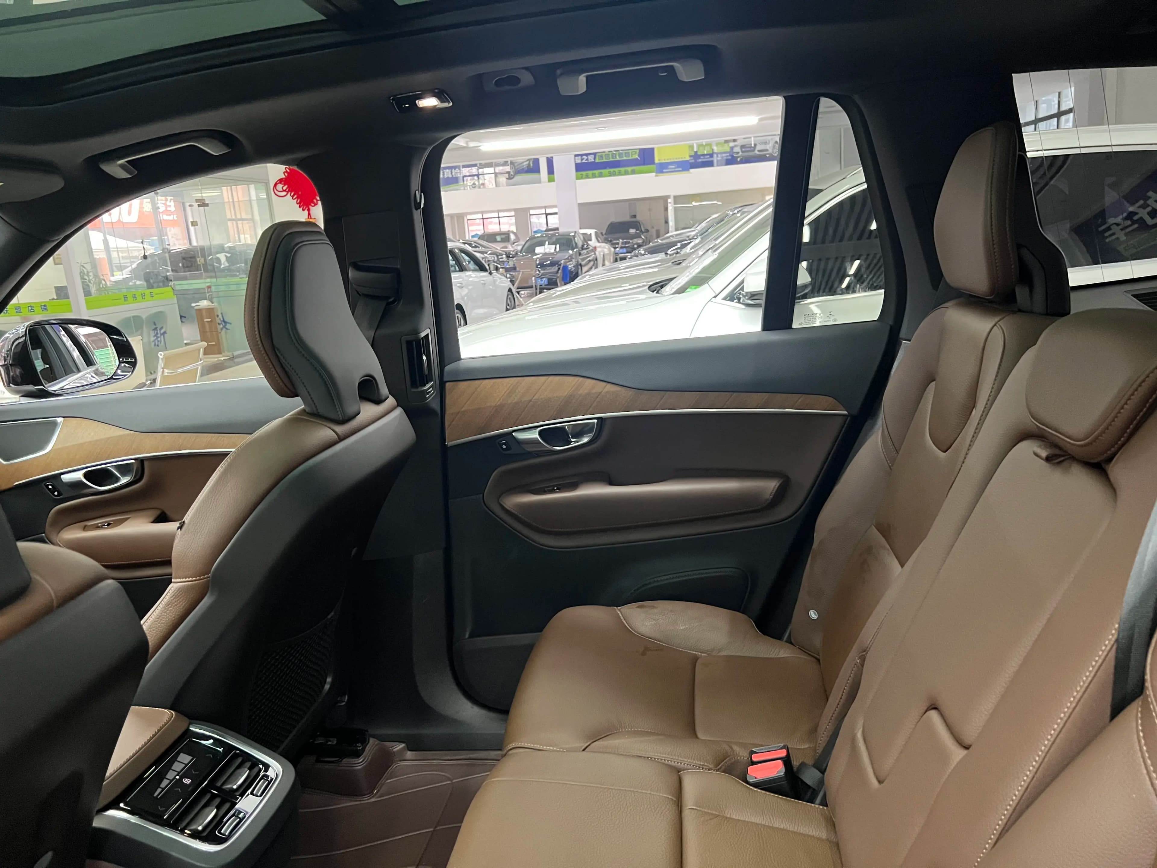 Volvo XC90 2023 г. 34073 км. — фото 31