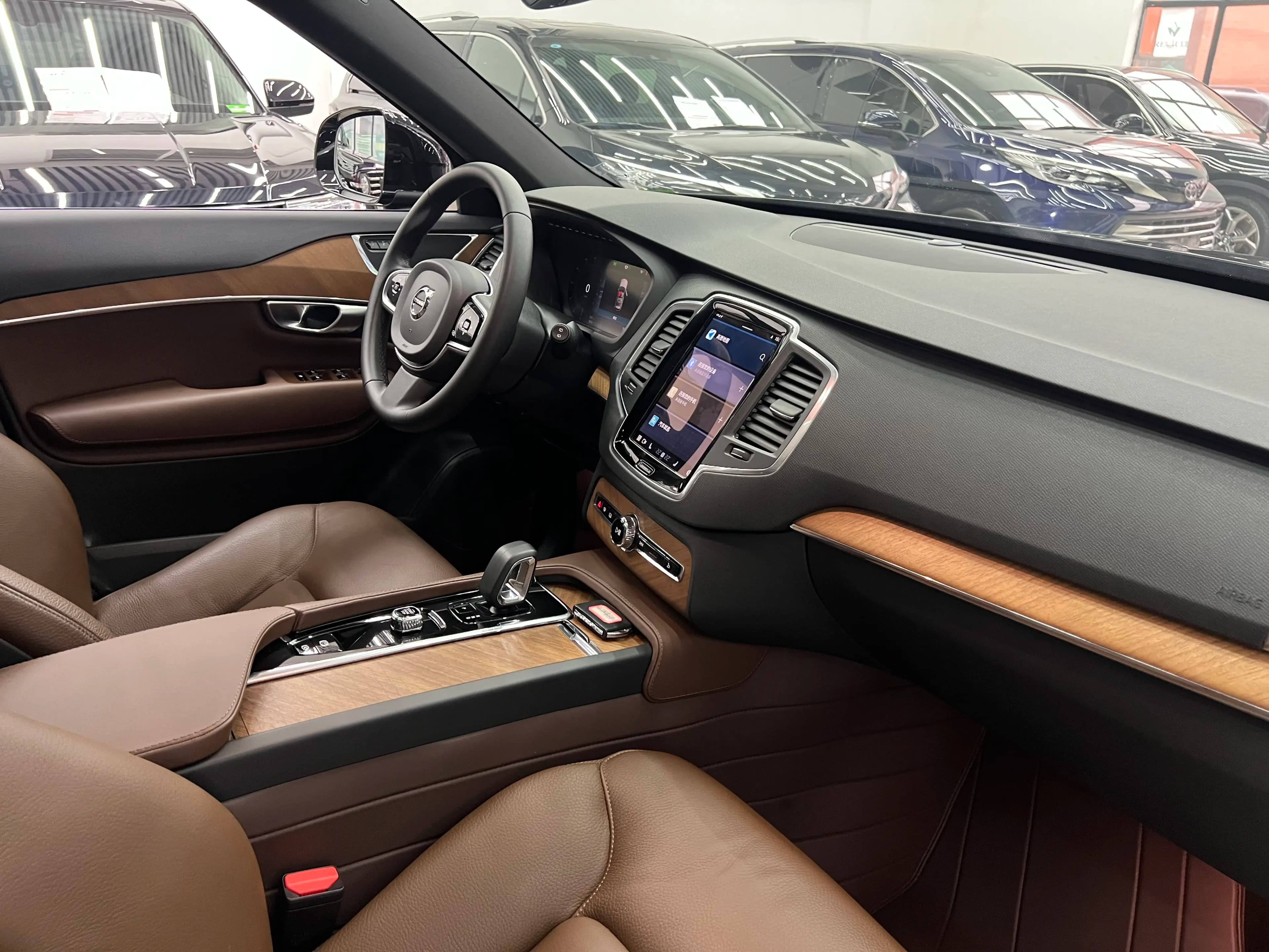 Volvo XC90 2023 г. 34073 км. — фото 38