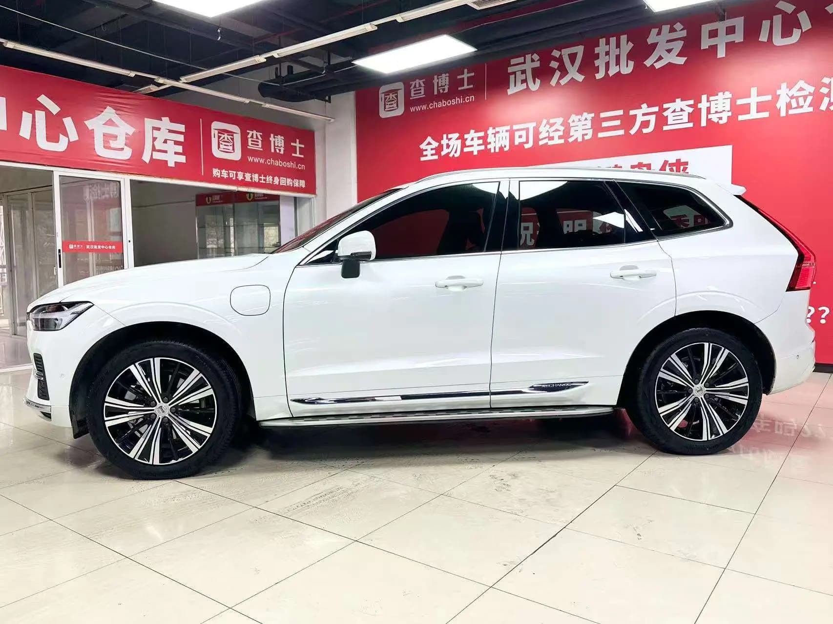 Volvo XC60 PHEV 2023 г. 60011 км. — фото 4