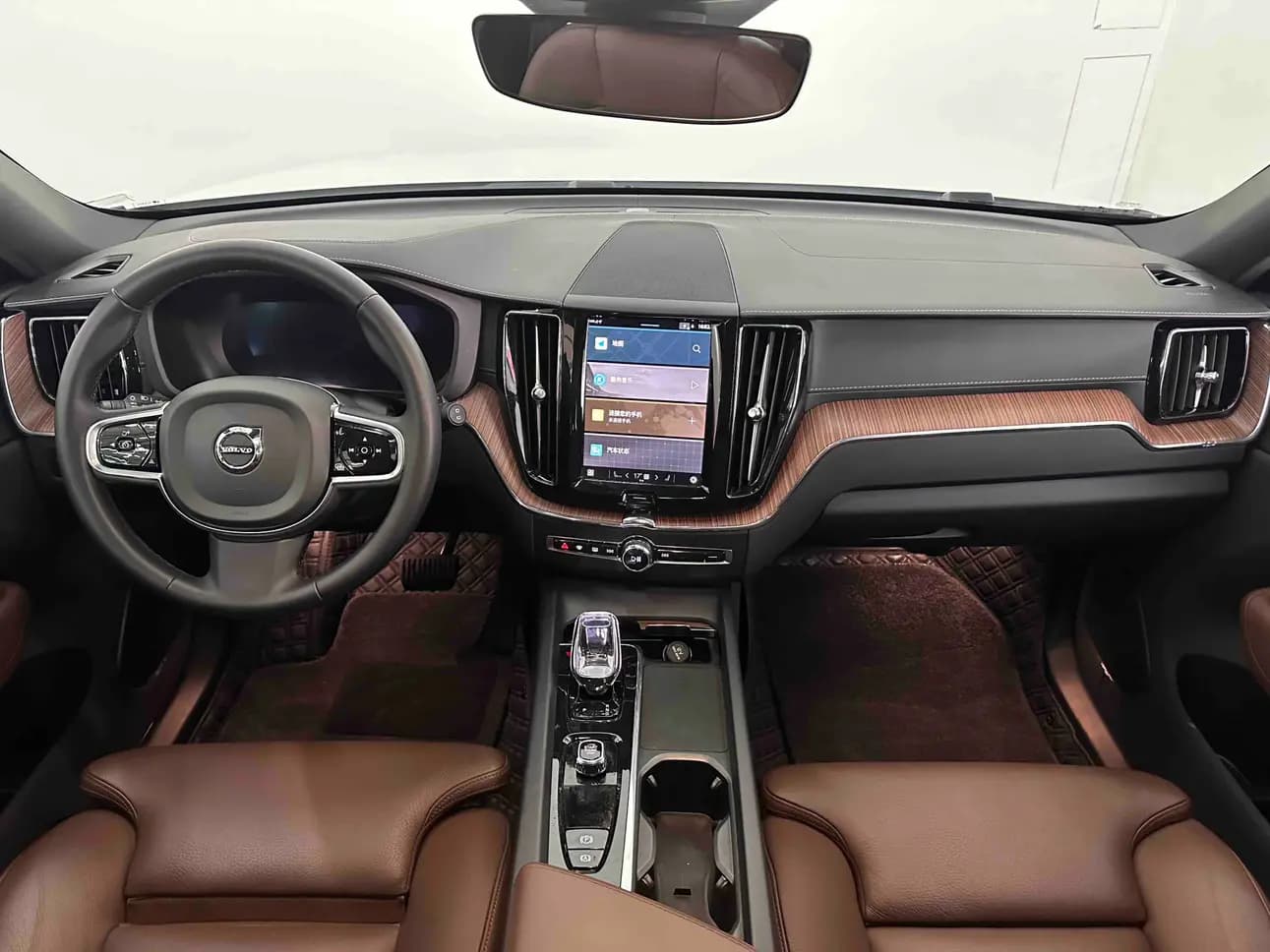 Volvo XC60 2024 г. 11012 км. — фото 8