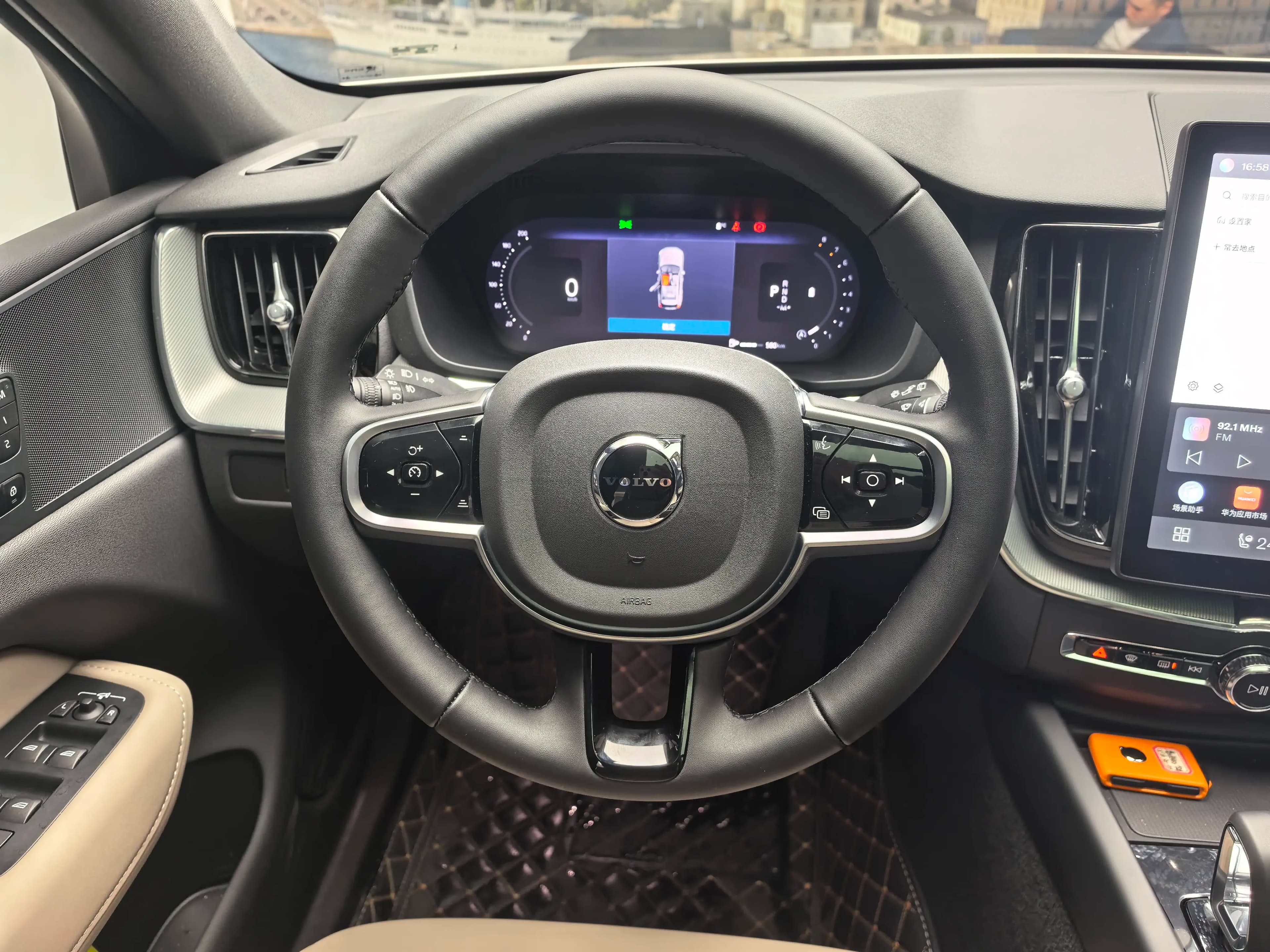 Volvo XC60 2025 г. 3715 км. — фото 11