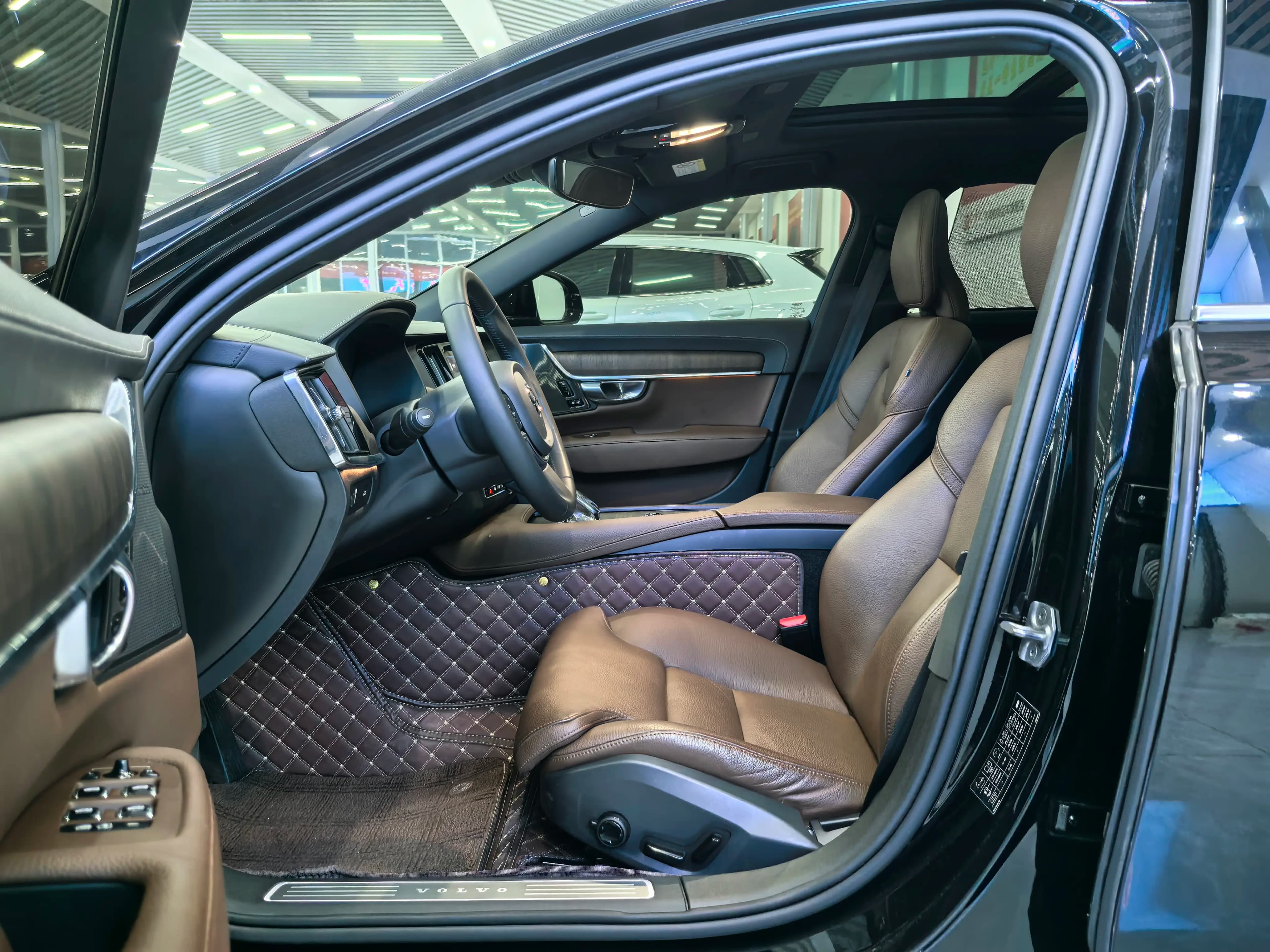 Volvo S90 2022 г. 46028 км. — фото 18