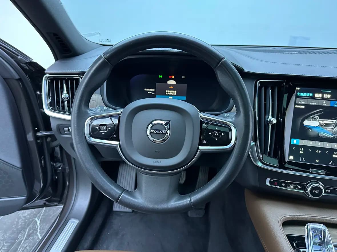 Volvo S90 2022 г. 72030 км. — фото 14