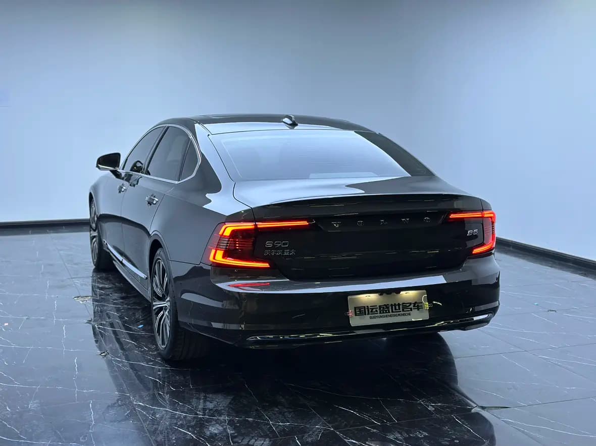 Volvo S90 2022 г. 72030 км. — фото 4