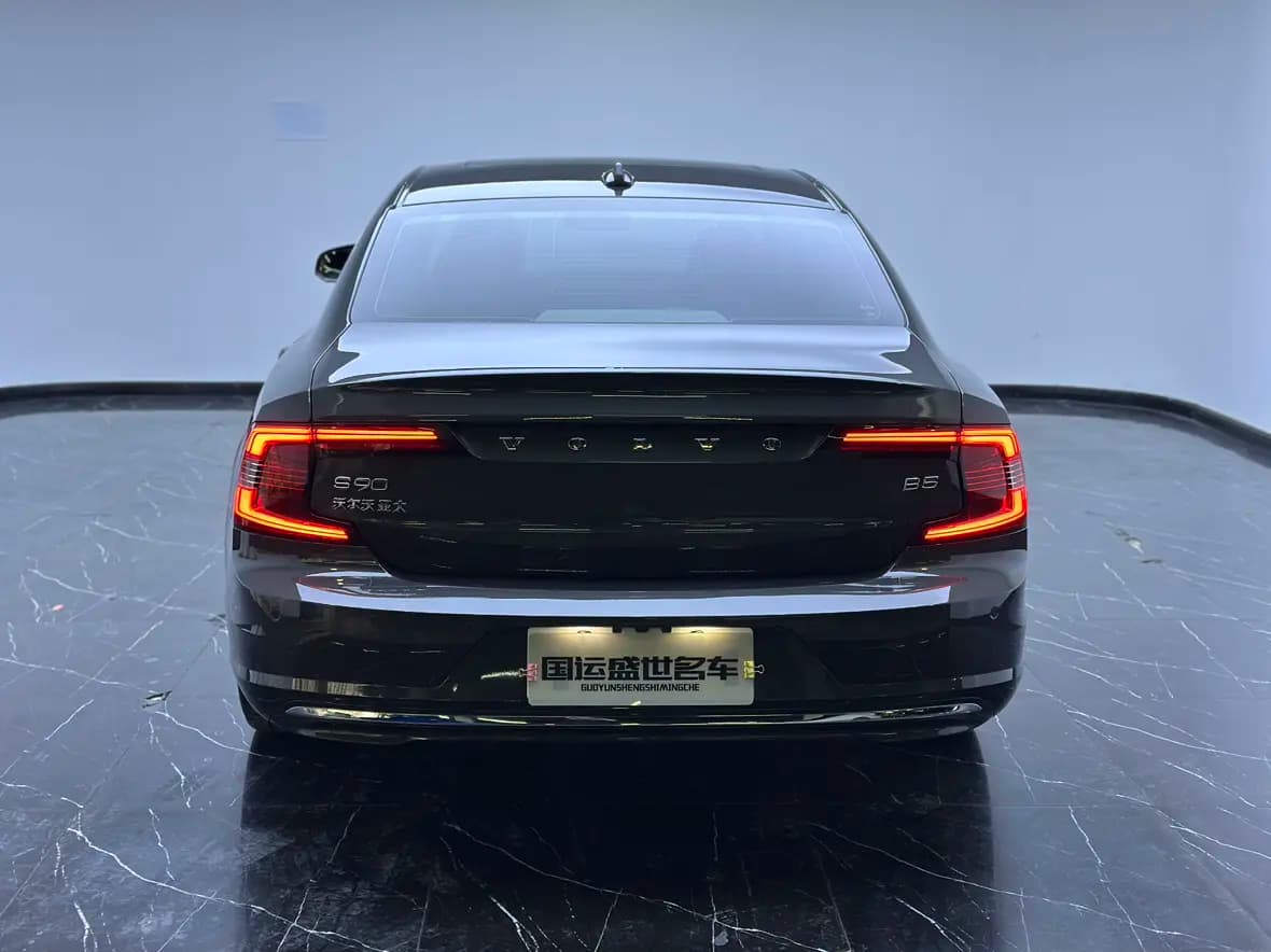 Volvo S90 2022 г. 72030 км. — фото 5
