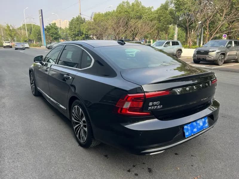 Volvo S90 2022 г. 75031 км. — фото 4