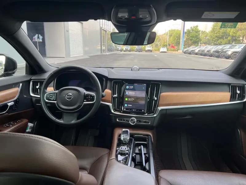 Volvo S90 2022 г. 75031 км. — фото 10