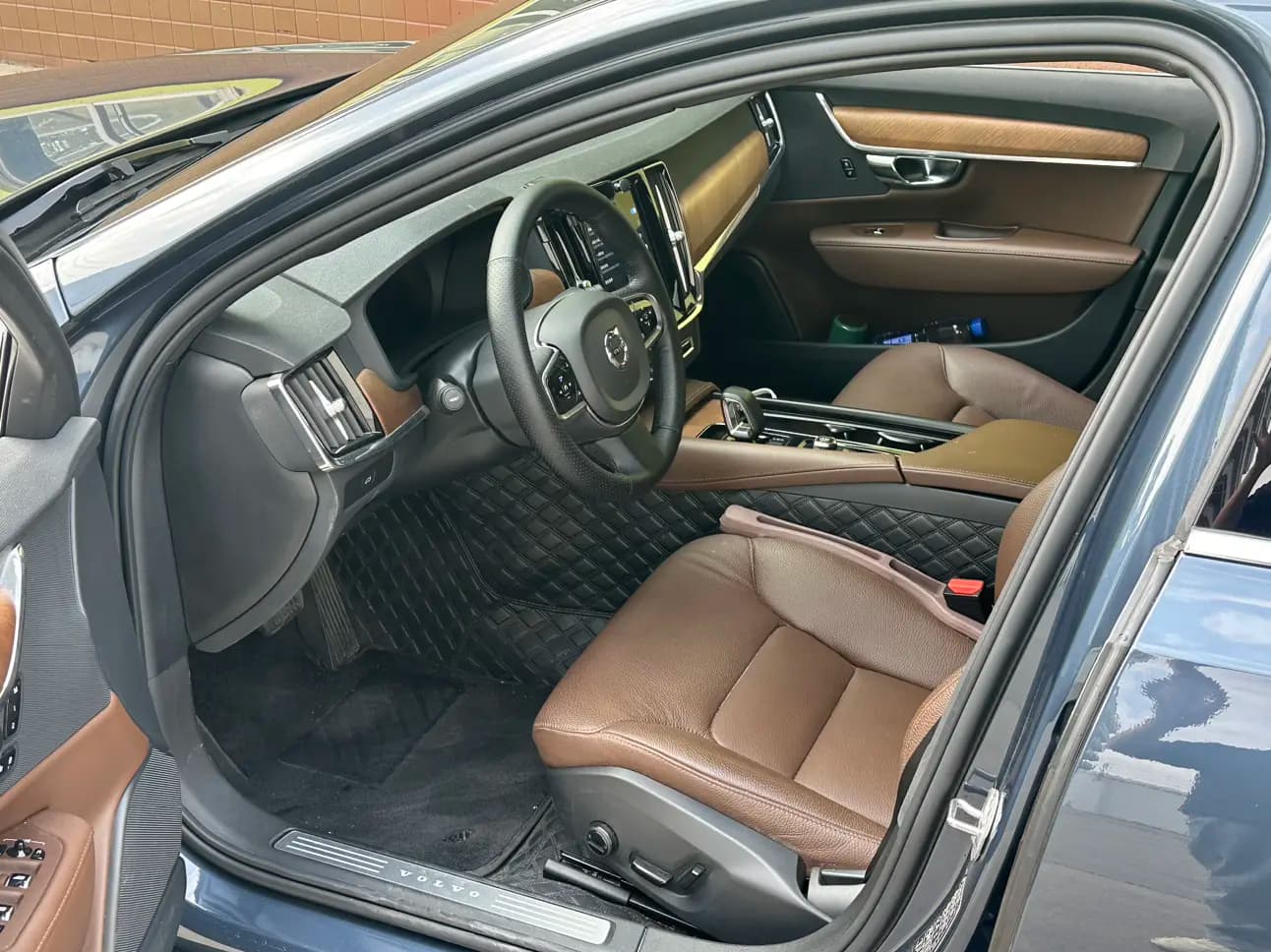 Volvo S90 2024 г. 31032 км. — фото 8