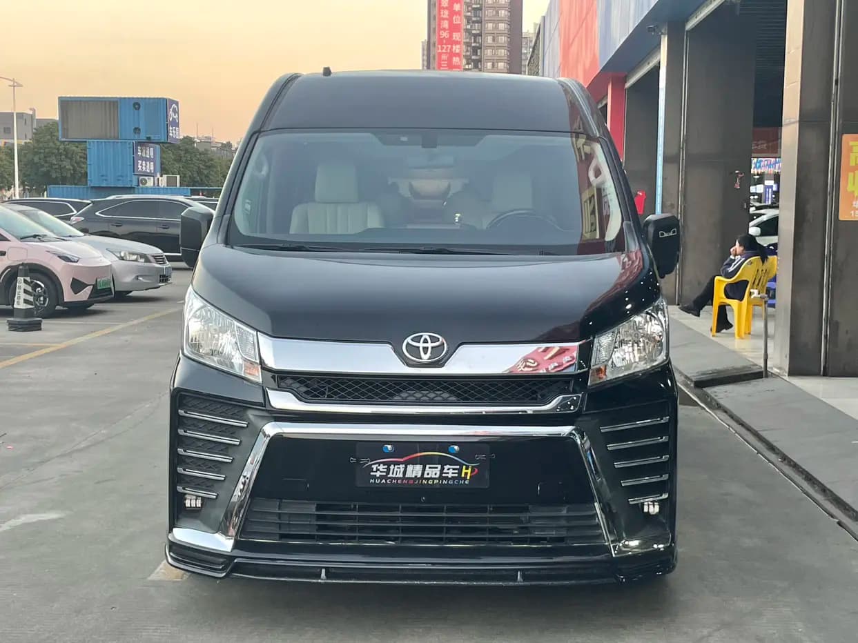 Toyota HiAce 2022 г. 14041 км. — фото 2