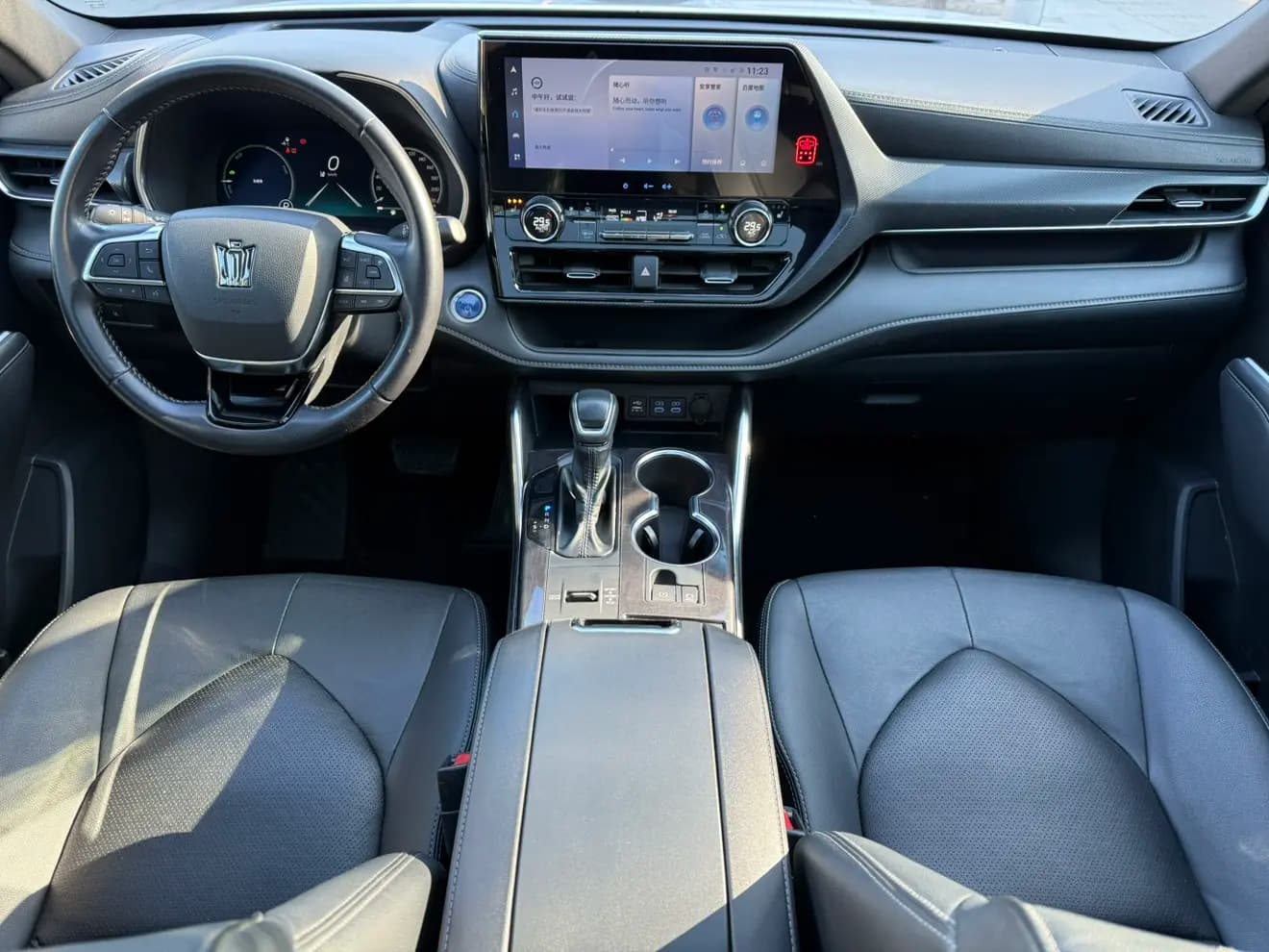 Toyota Crown Kluger 2022 г. 100148 км. — фото 11