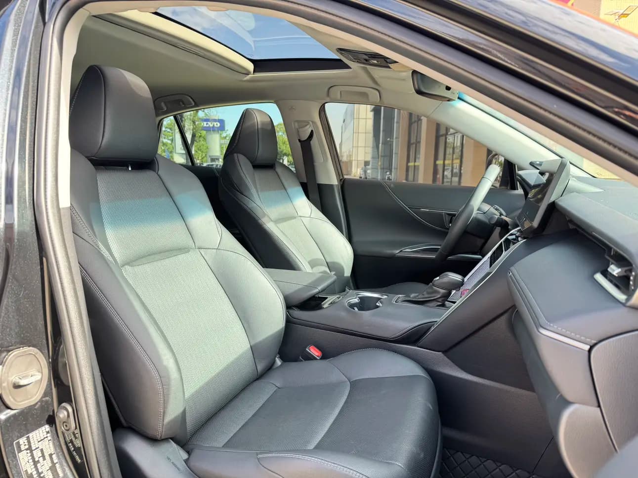 Toyota Venza 2024 г. 18075 км. — фото 17