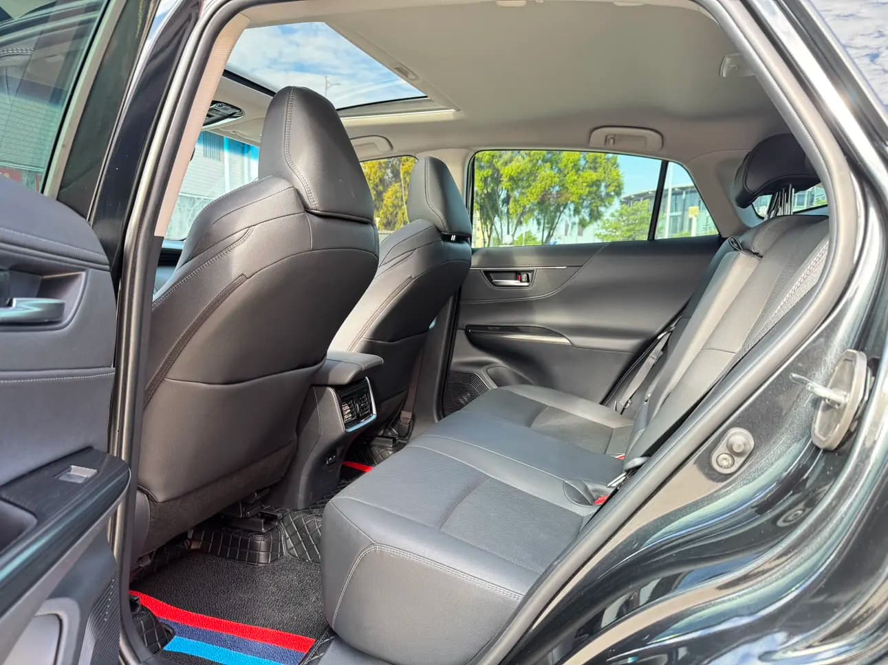 Toyota Venza 2024 г. 18075 км. — фото 18