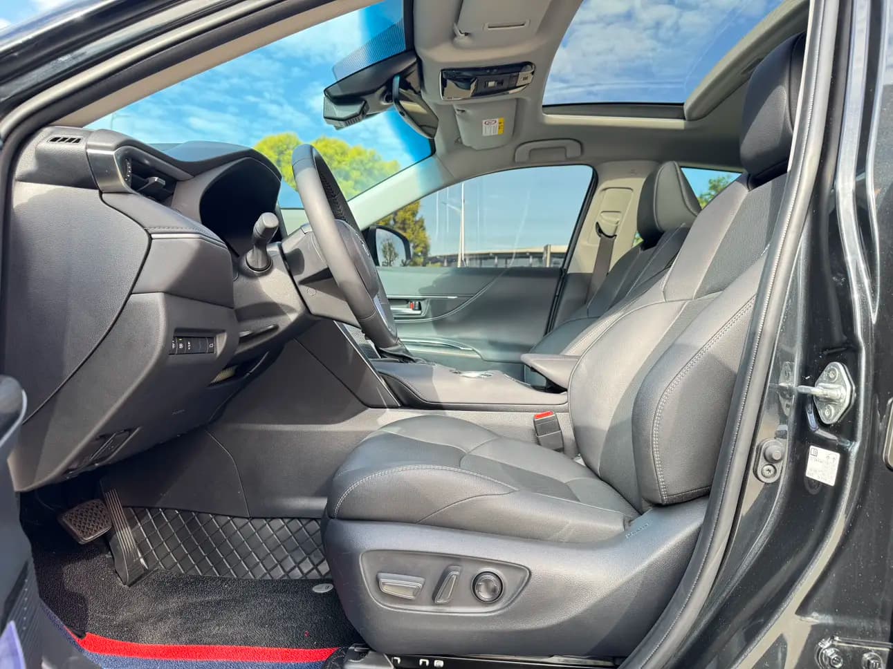 Toyota Venza 2024 г. 18075 км. — фото 20