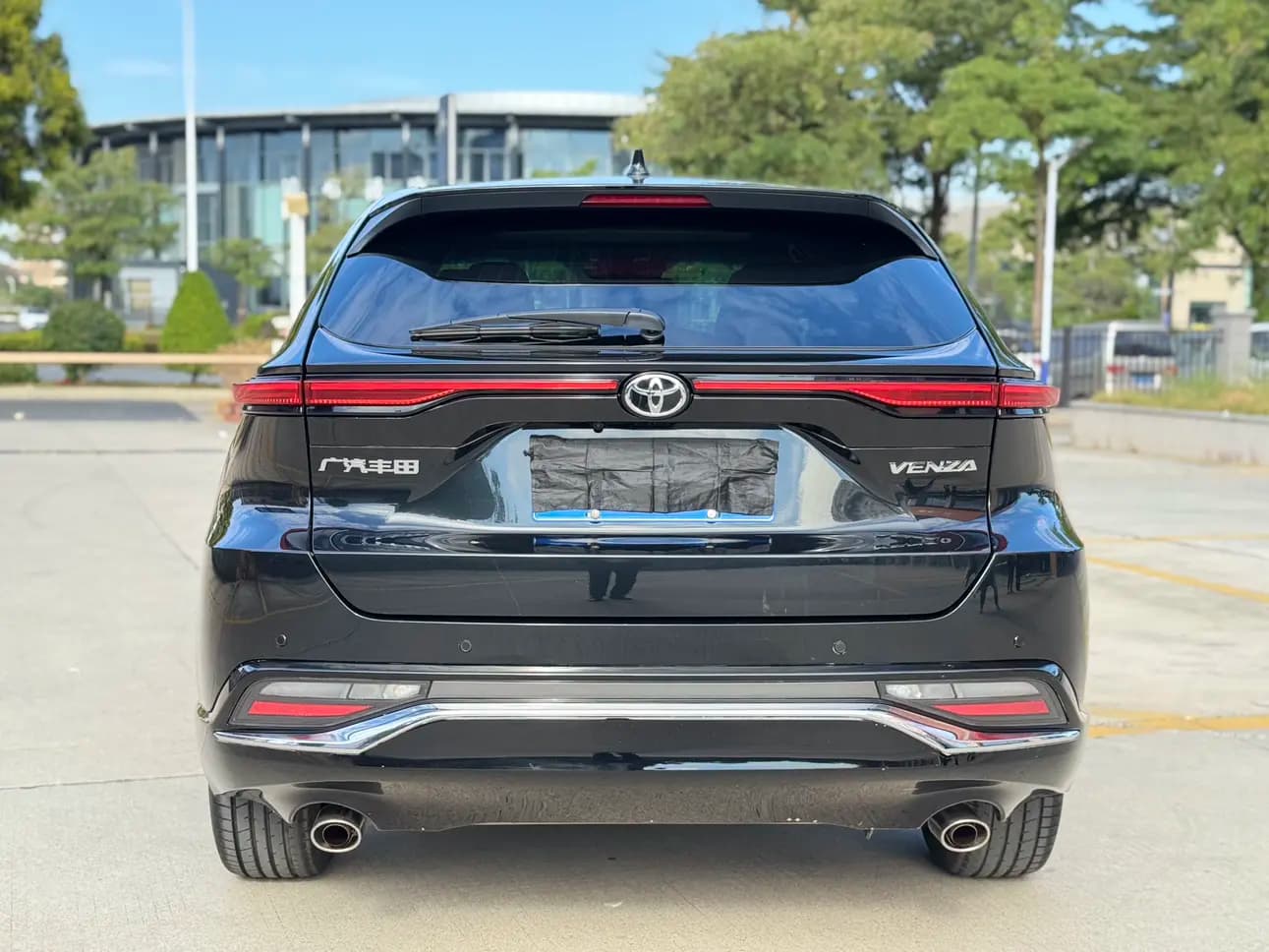 Toyota Venza 2024 г. 18075 км. — фото 5
