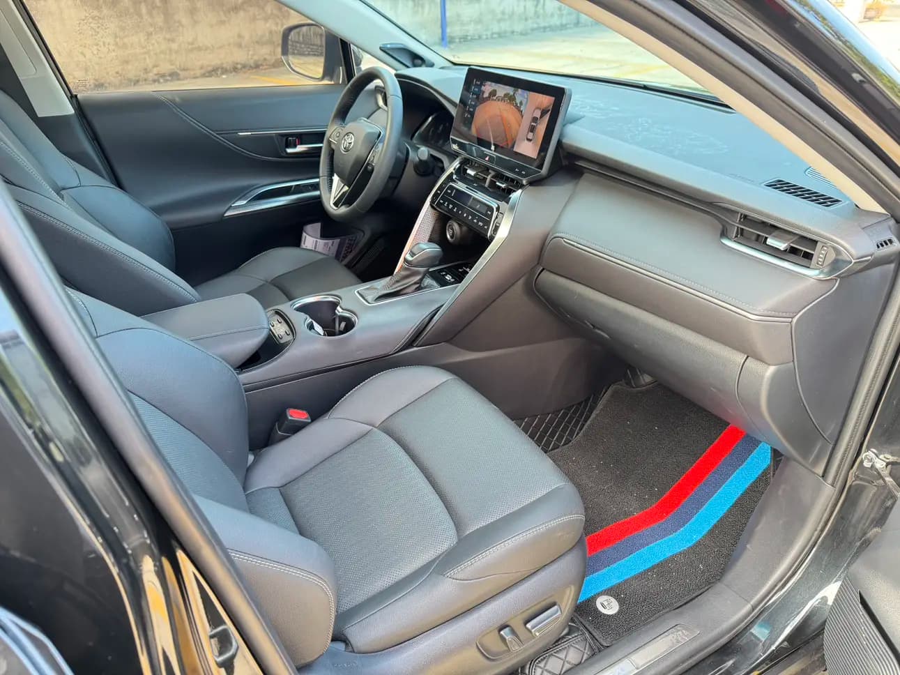 Toyota Venza 2024 г. 18075 км. — фото 9