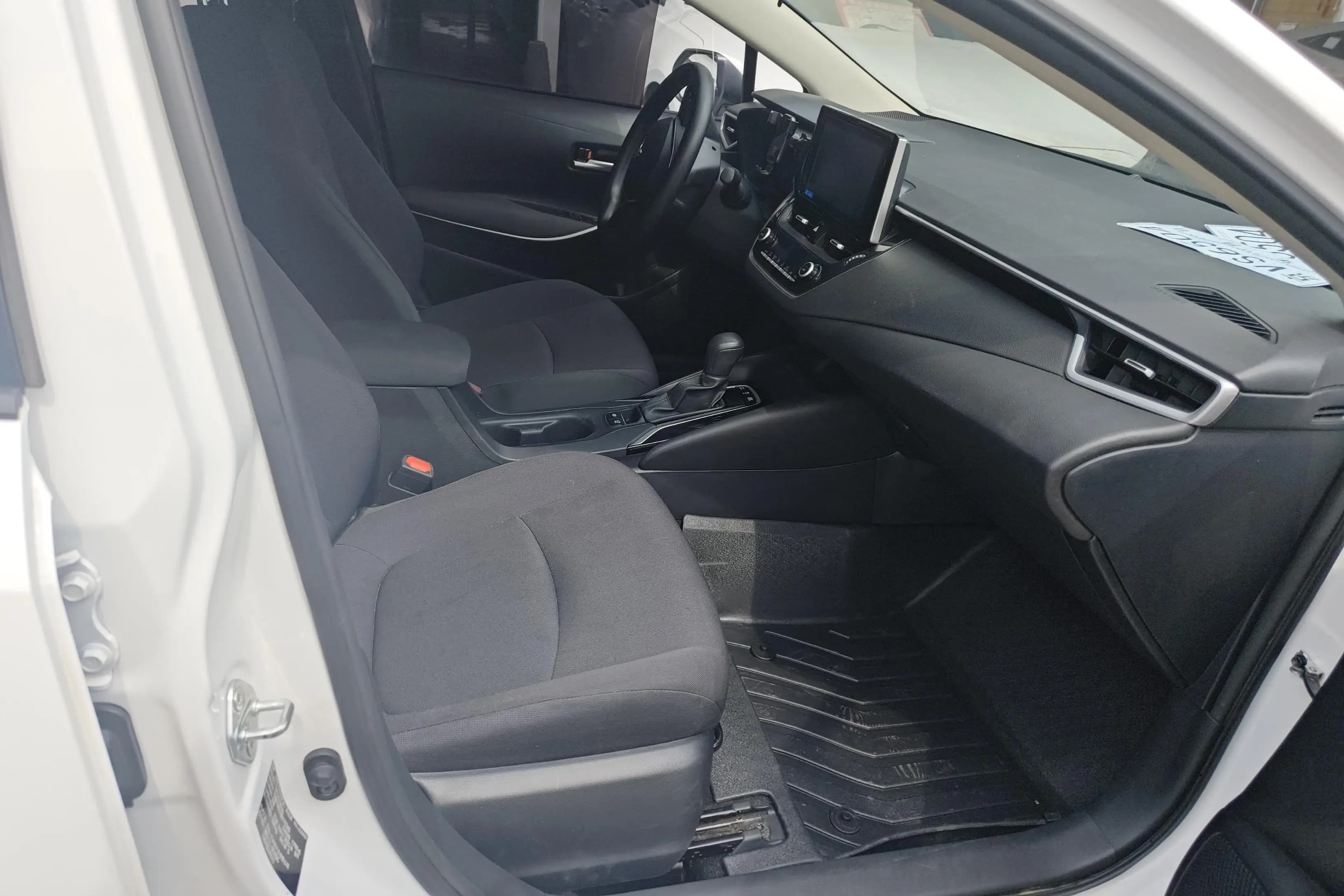 Toyota Corolla 2022 г. 61401 км. — фото 12