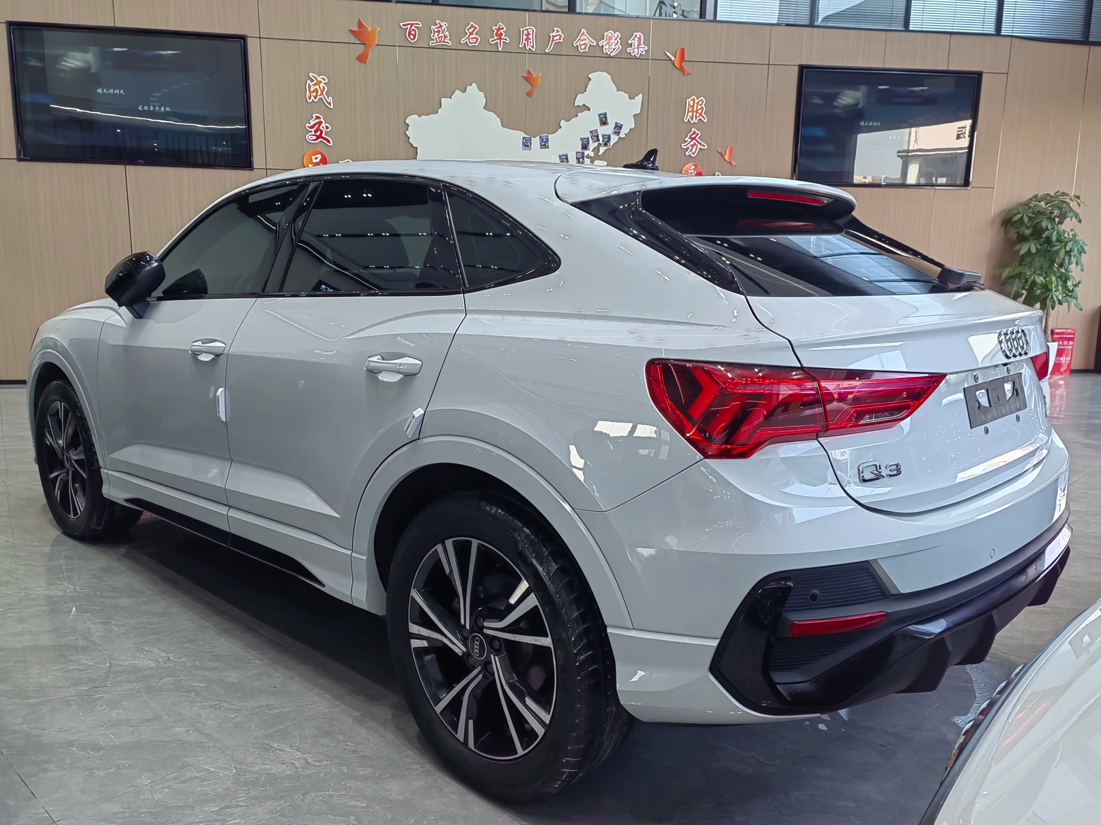 Audi Q3 Sportback 2022 г. 39003 км. — фото 4