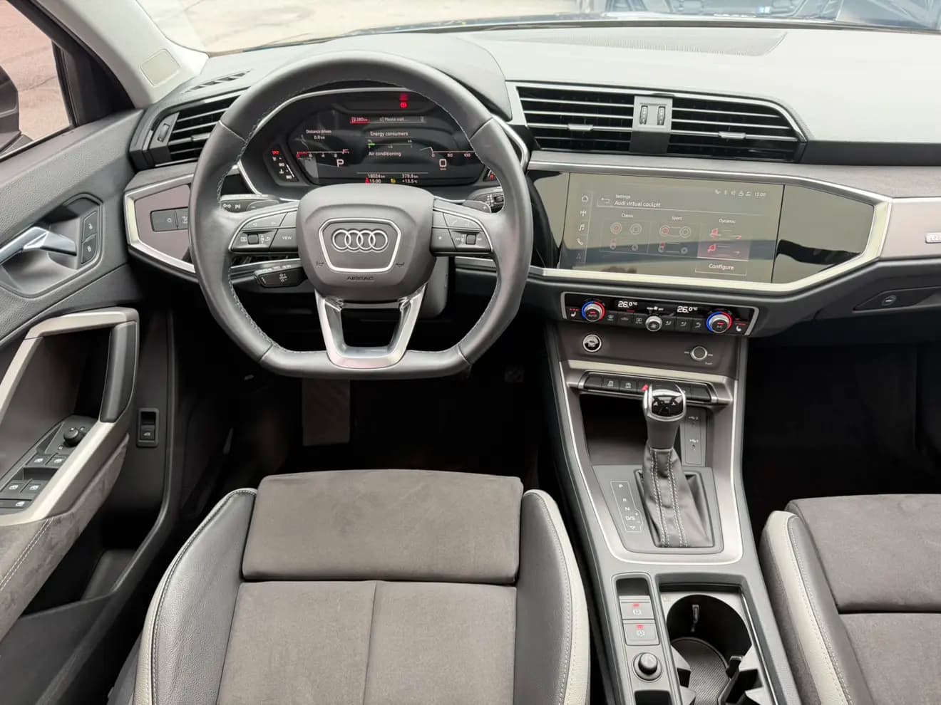 Audi Q3 2022 г. 18000 км. — фото 16