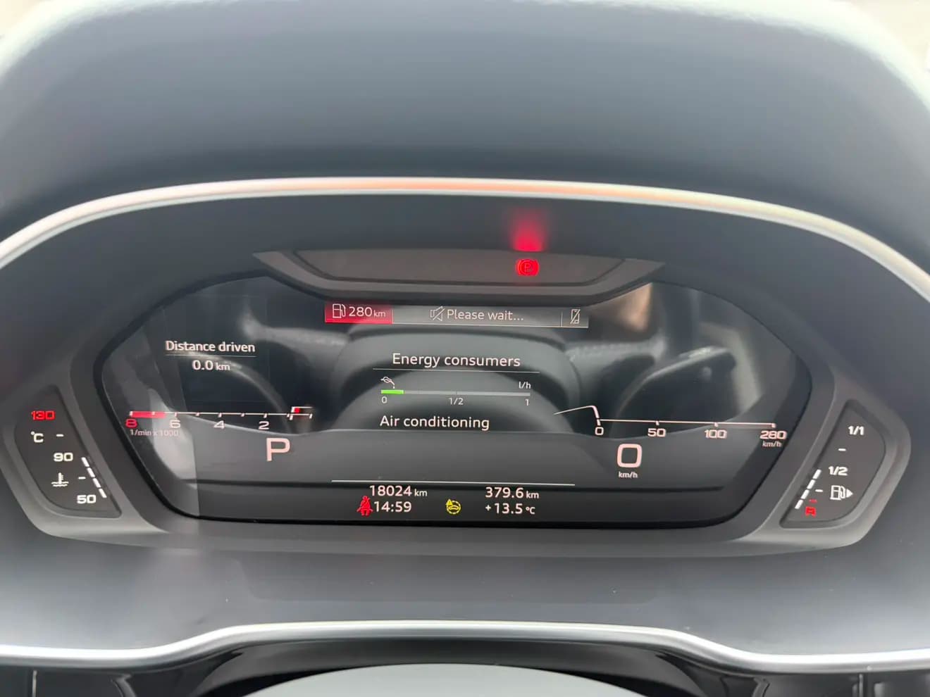 Audi Q3 2022 г. 18000 км. — фото 18