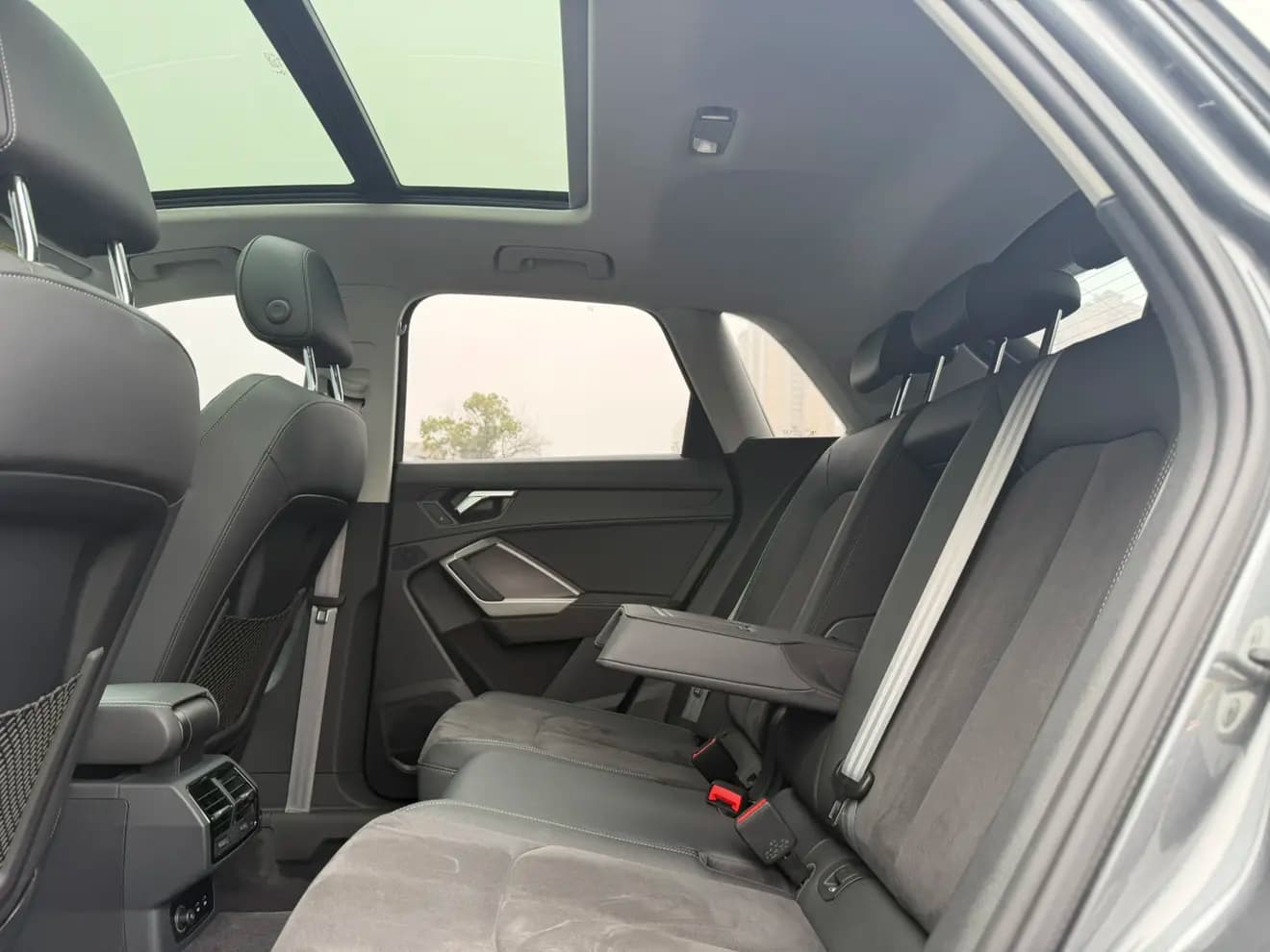 Audi Q3 2022 г. 18000 км. — фото 25