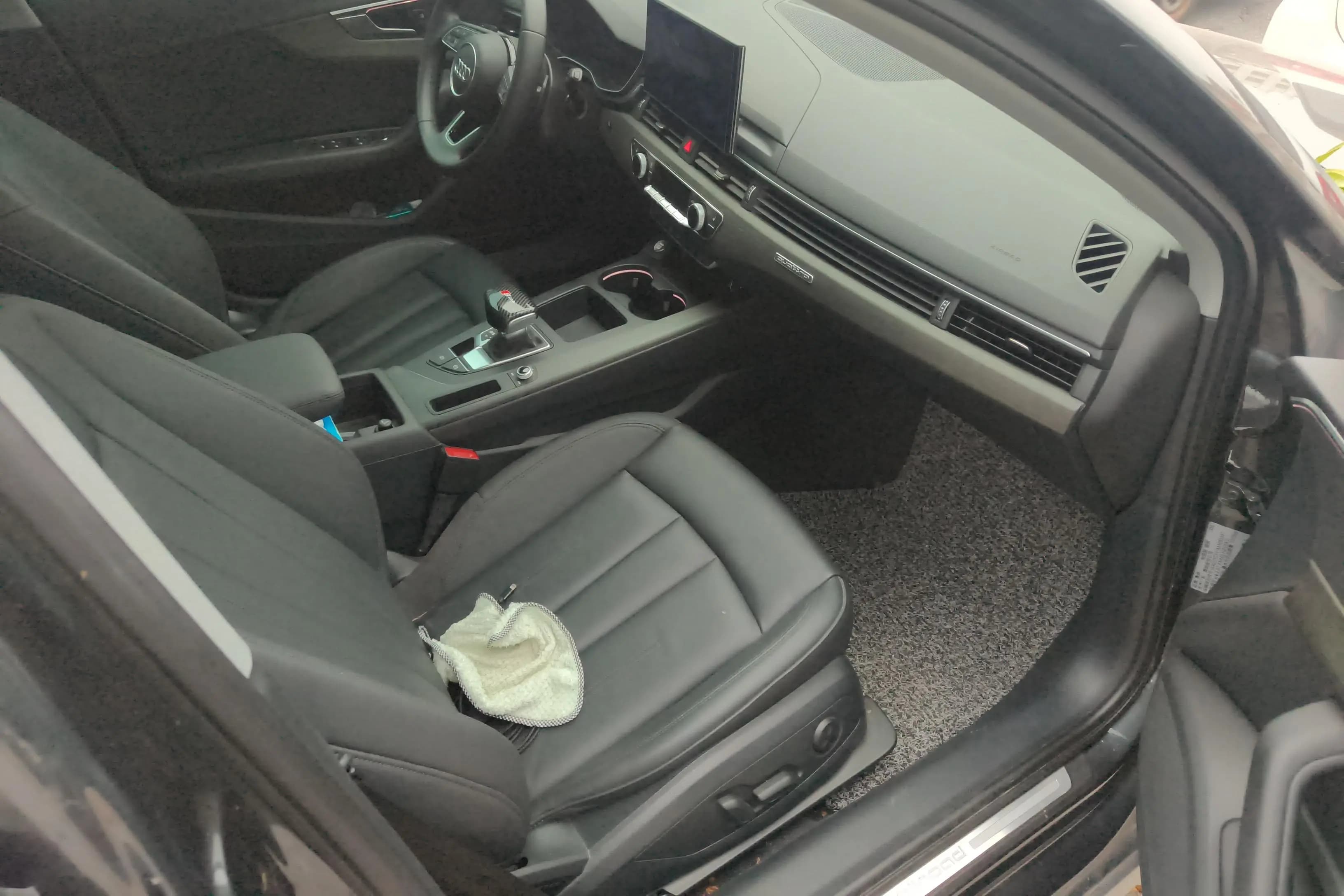 Audi A4 2021 г. 29619 км. — фото 7