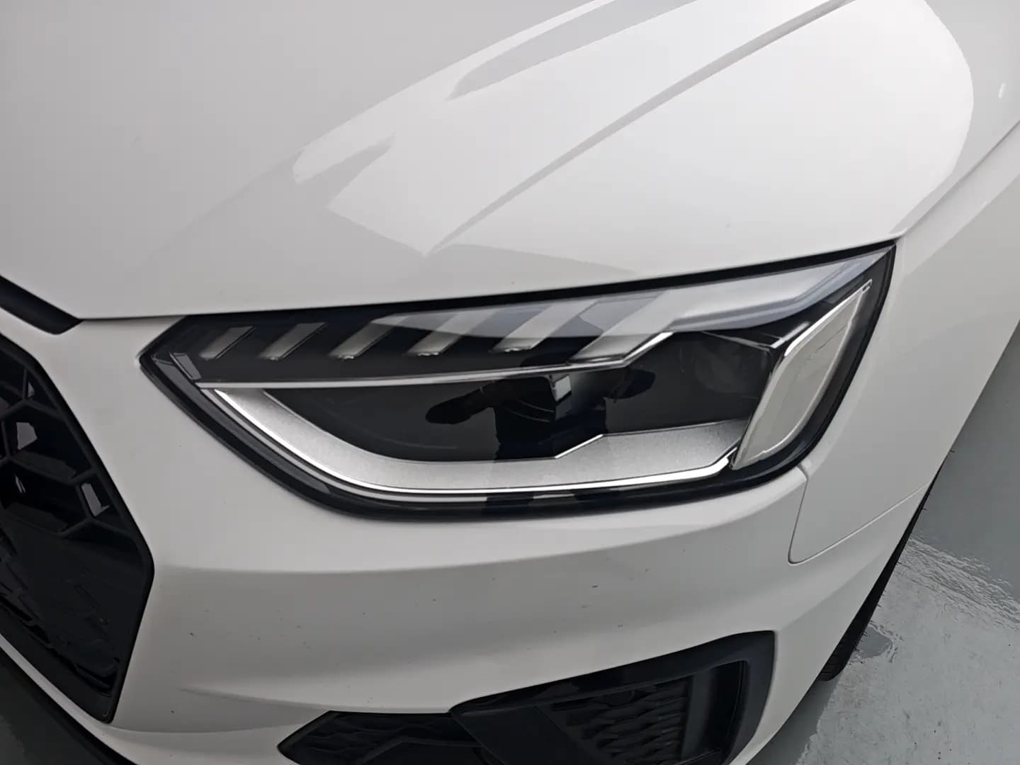 Audi A4L 2021 г. 54420 км. — фото 12