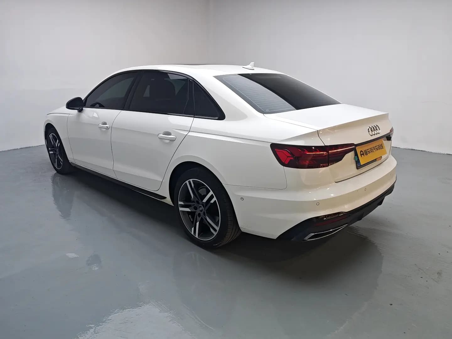 Audi A4L 2021 г. 54420 км. — фото 5