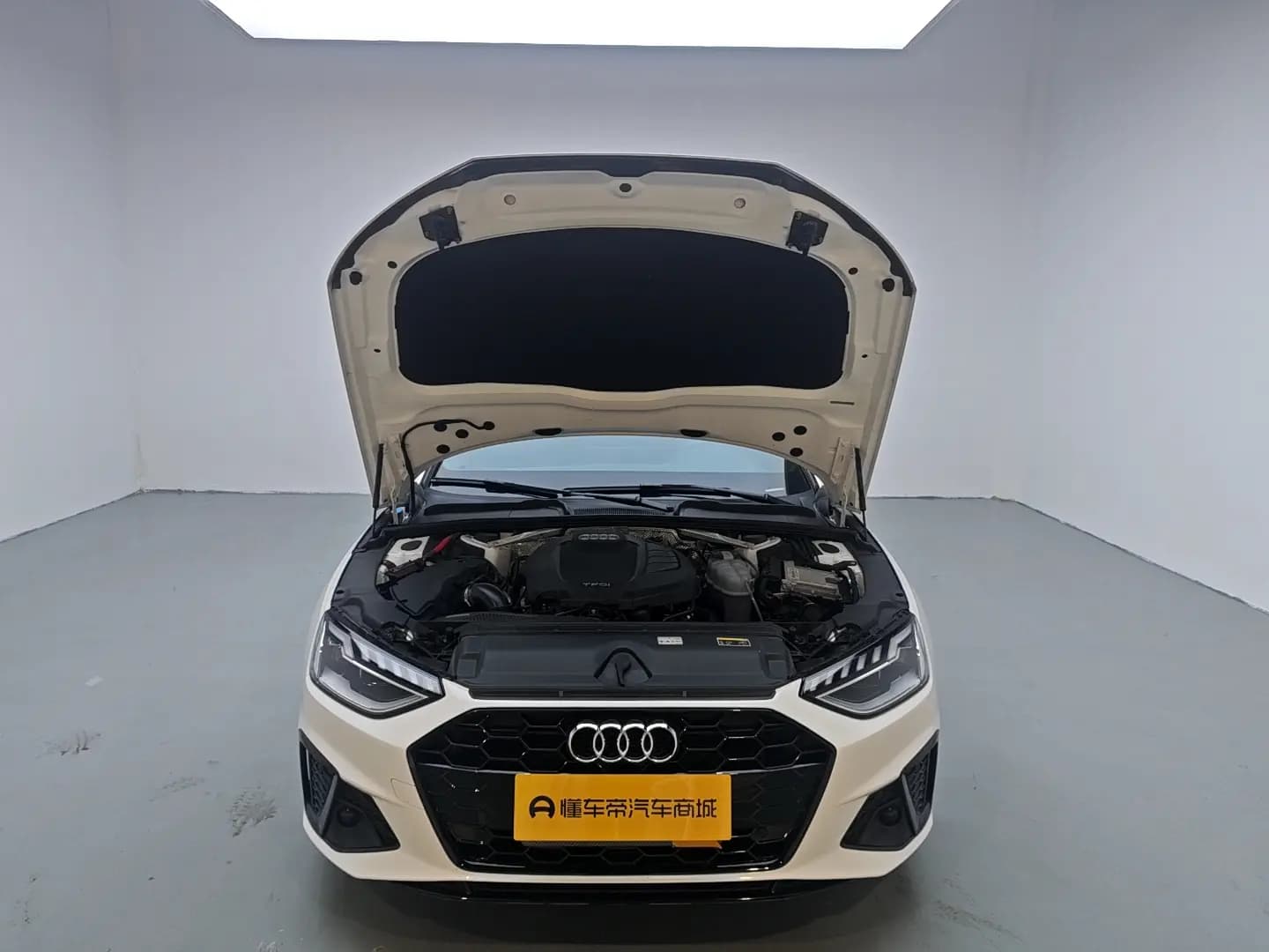 Audi A4L 2021 г. 54420 км. — фото 10