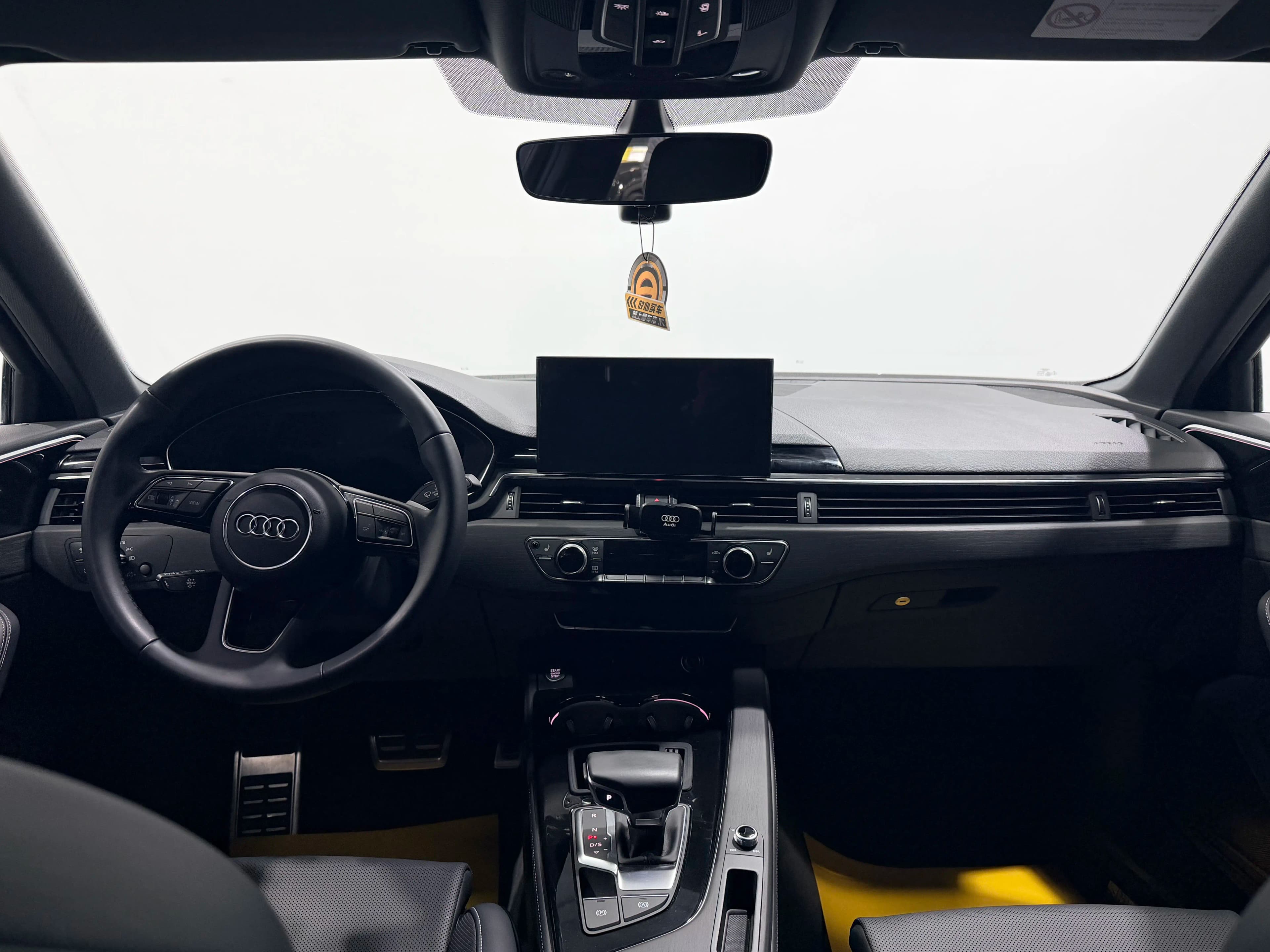Audi A4L 2024 г. 28325 км. — фото 14