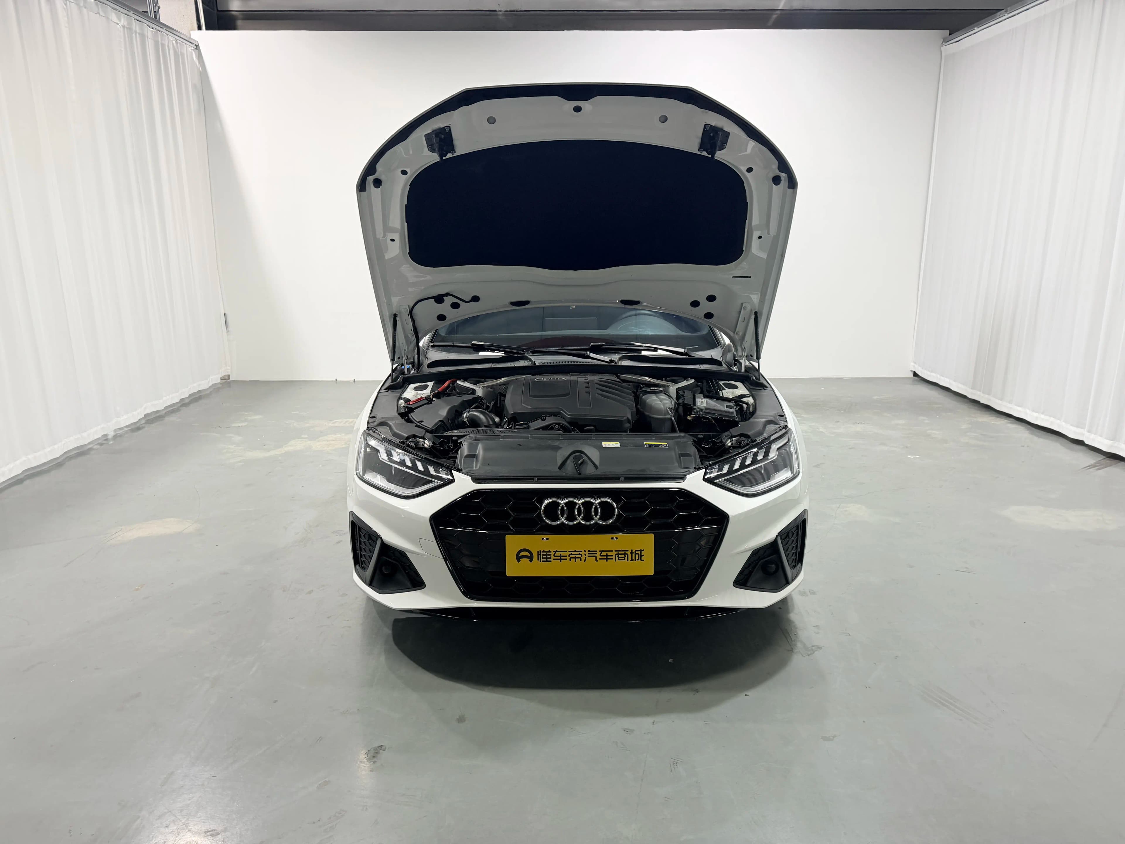 Audi A4L 2024 г. 28325 км. — фото 10