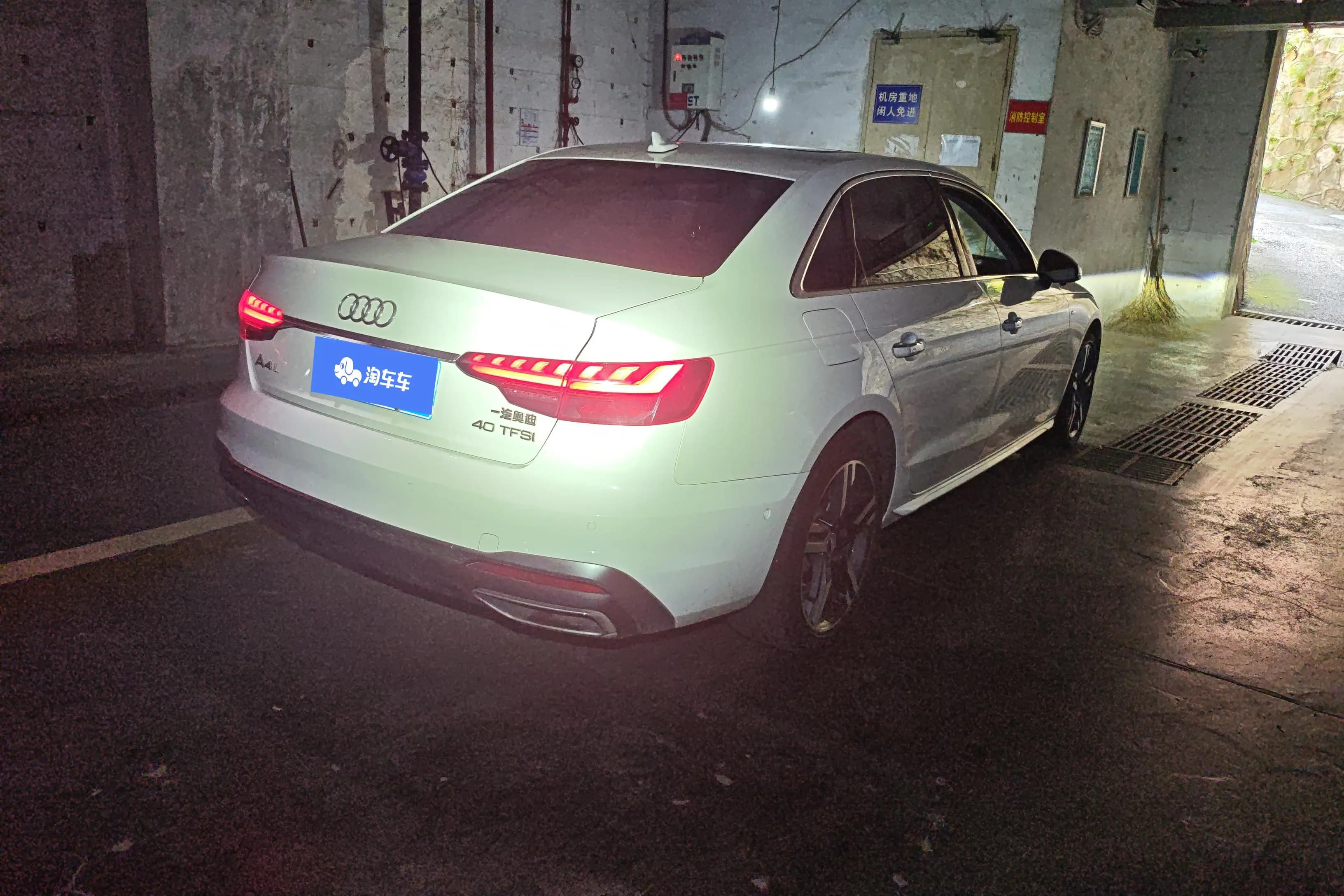 Audi A4L 2021 г. 43974 км. — фото 3