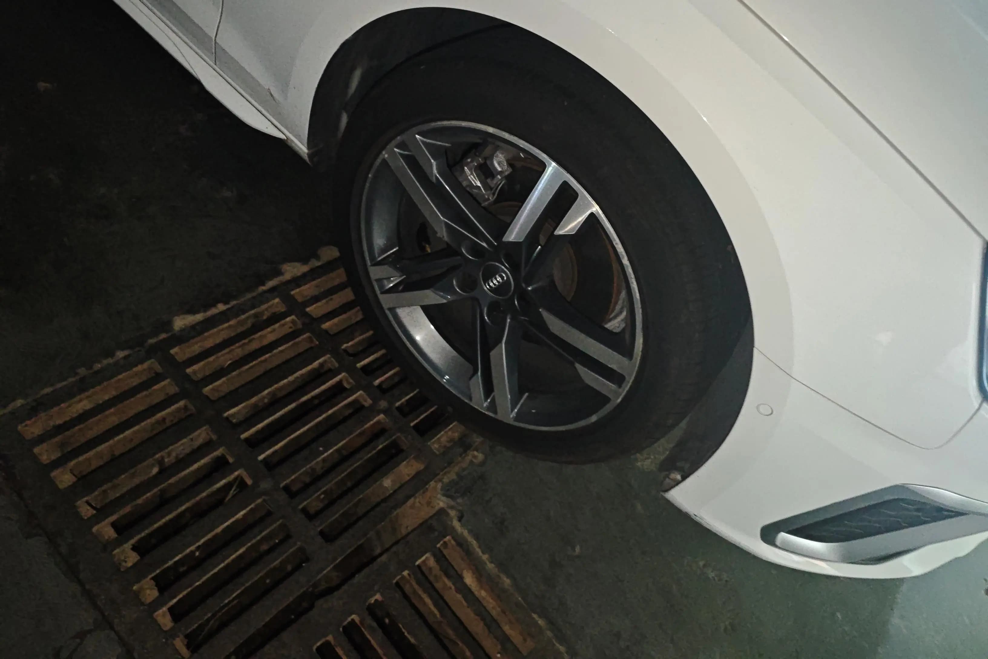 Audi A4L 2021 г. 43974 км. — фото 8