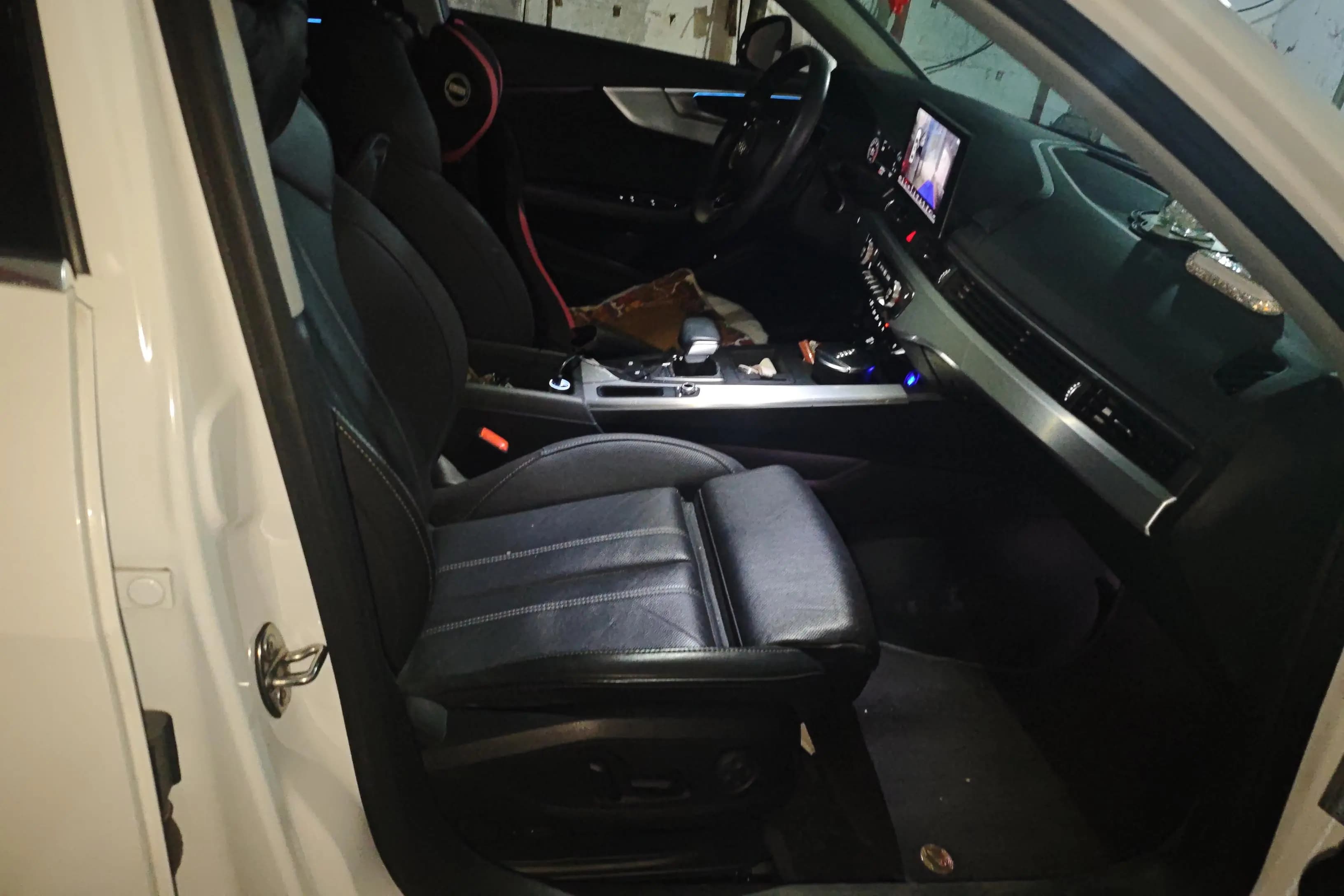 Audi A4L 2021 г. 43974 км. — фото 9