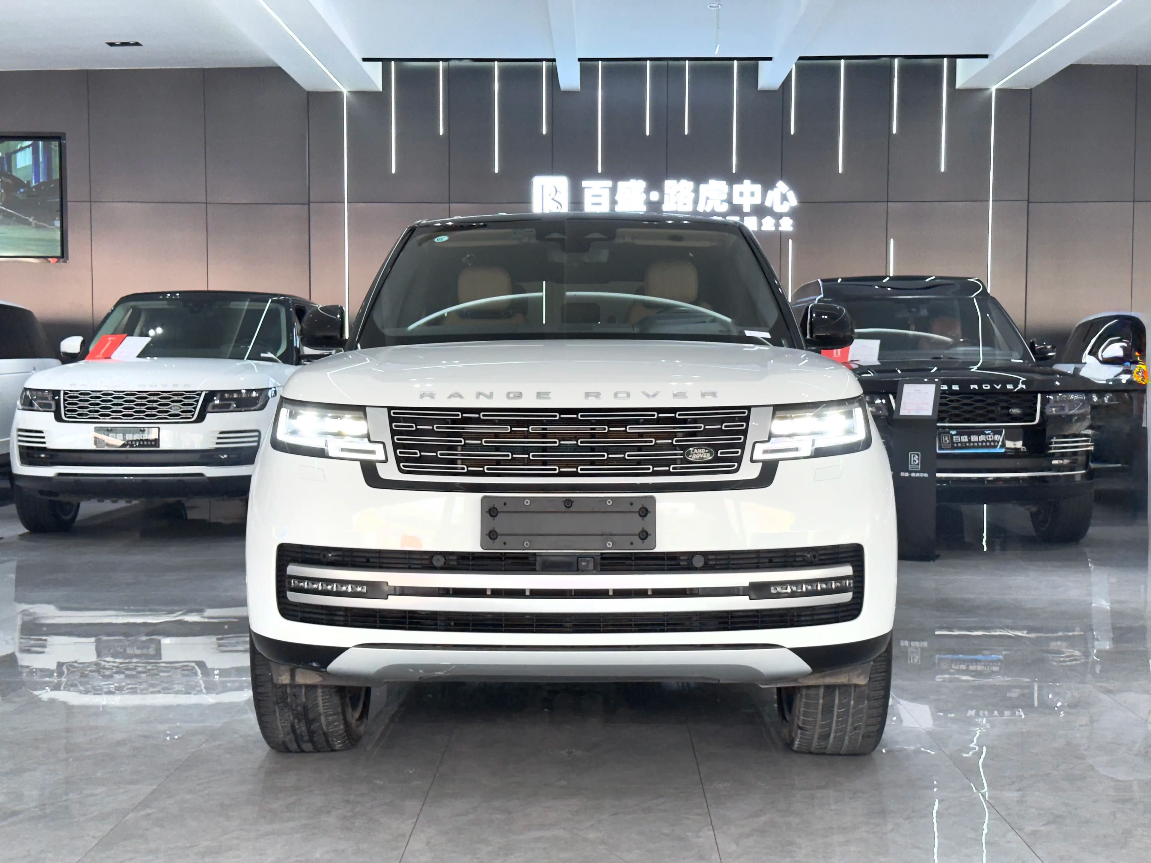 Land Rover Range rover 2022 г. 54105 км. — фото 2