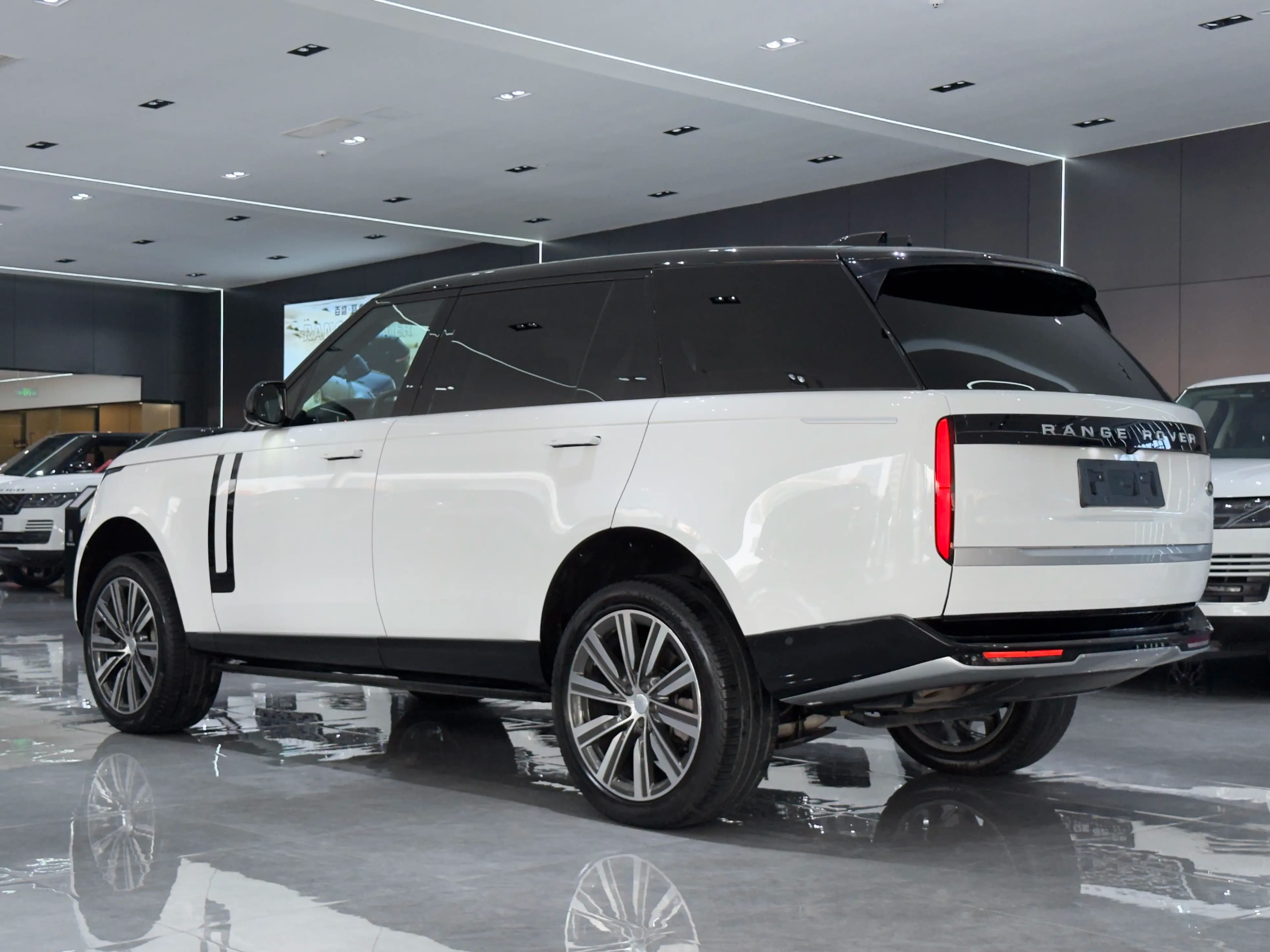 Land Rover Range rover 2022 г. 54105 км. — фото 3