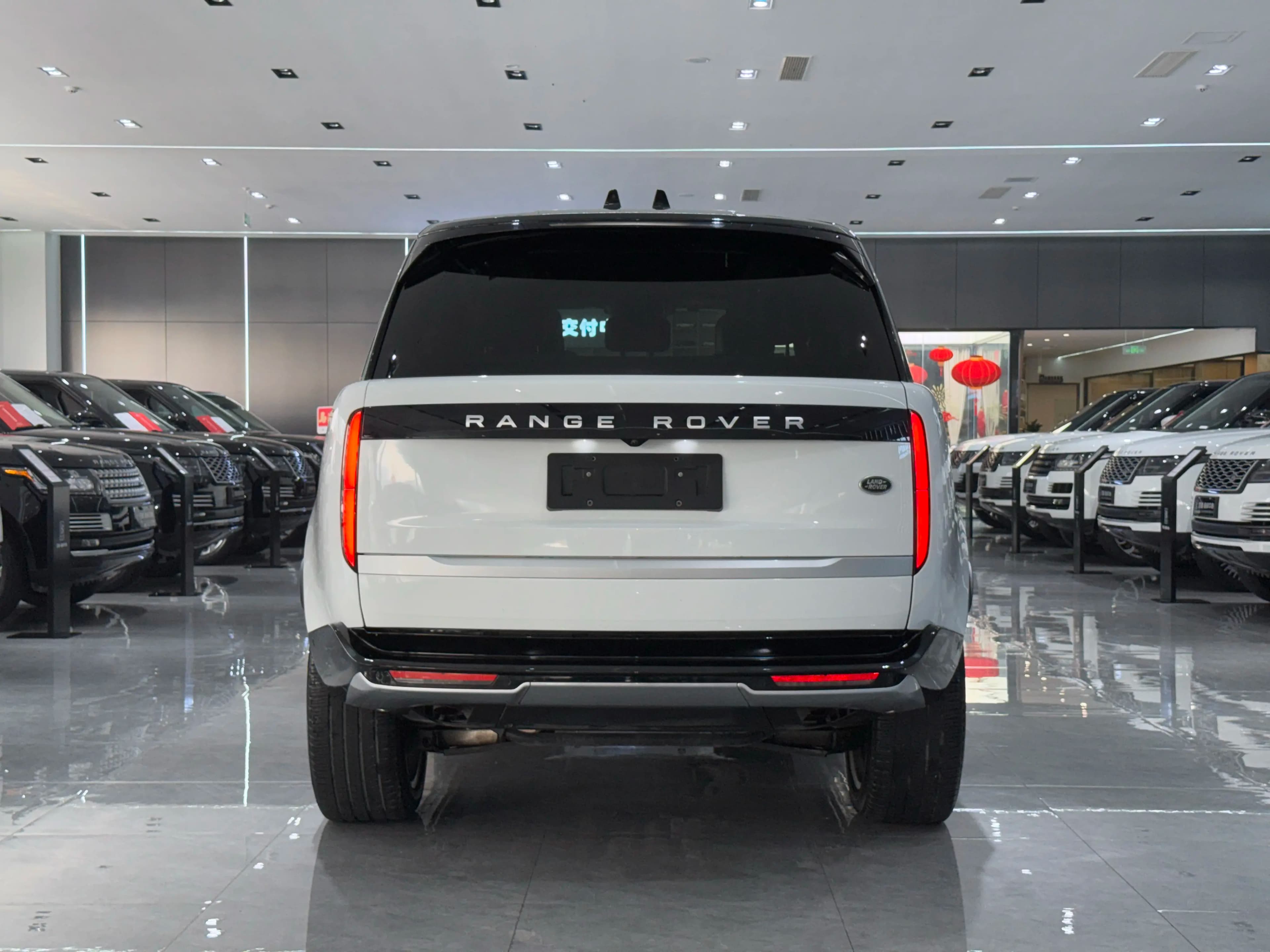 Land Rover Range rover 2022 г. 54105 км. — фото 4